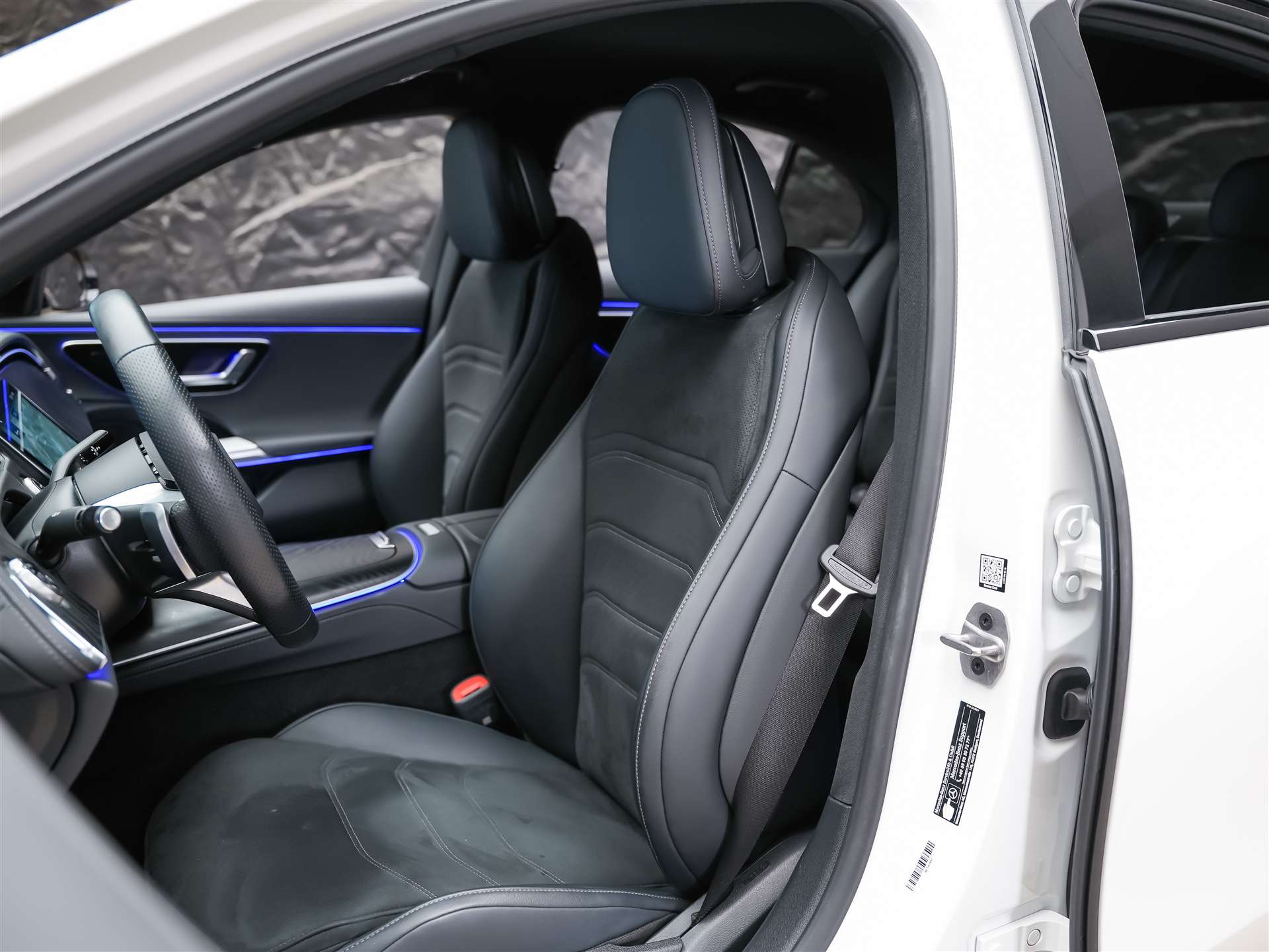 MERCEDES-BENZ E 200 AMG Line 9G-Tronic *Werksgarantie*21" Felgen*Lenkradheizung*-image-9