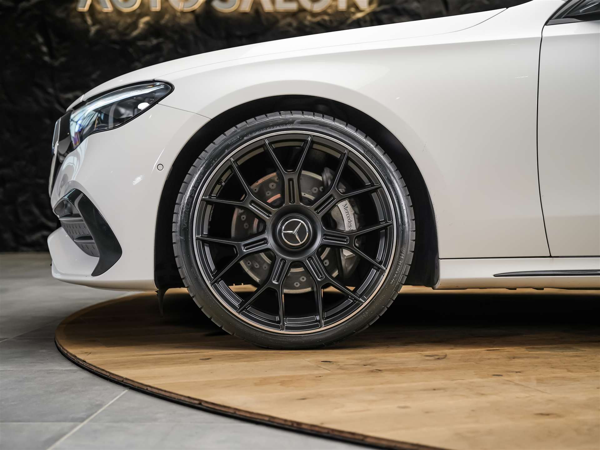 MERCEDES-BENZ E 200 AMG Line 9G-Tronic *Werksgarantie*21" Felgen*Lenkradheizung*-image-16