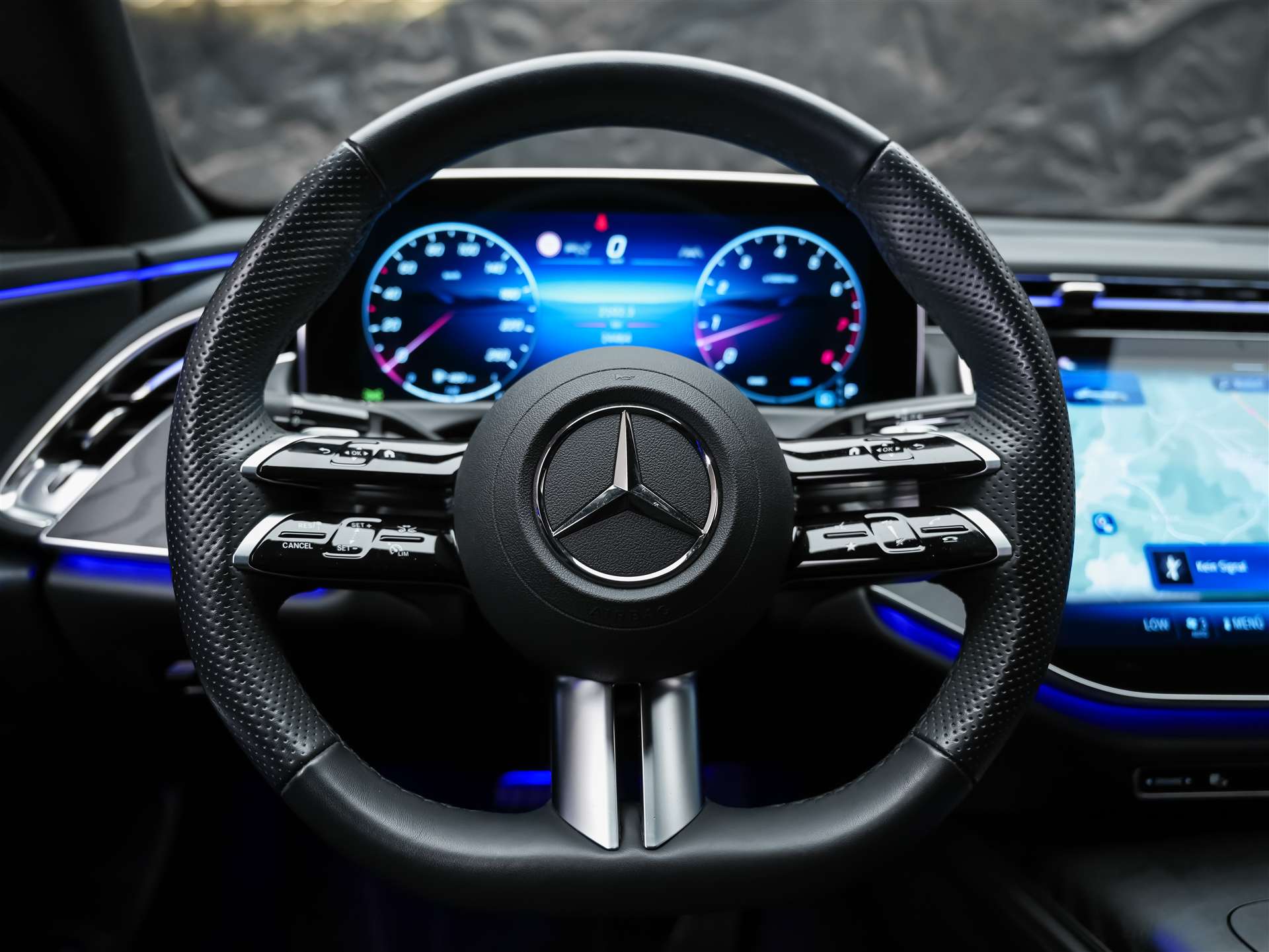 MERCEDES-BENZ E 200 AMG Line 9G-Tronic *Werksgarantie*21" Felgen*Lenkradheizung*-image-26