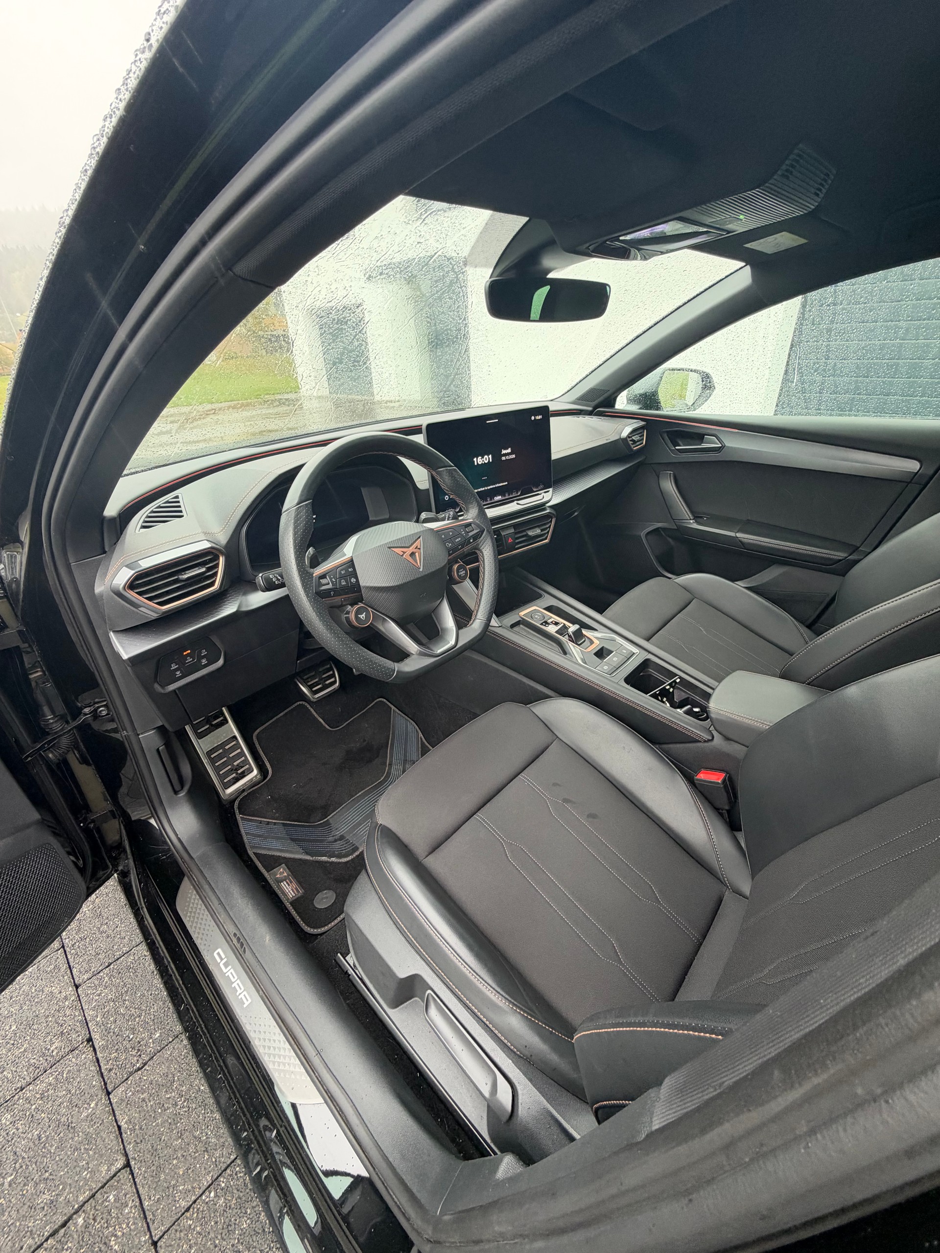 CUPRA LEON ST 1.5 eTSI DSG-image-9