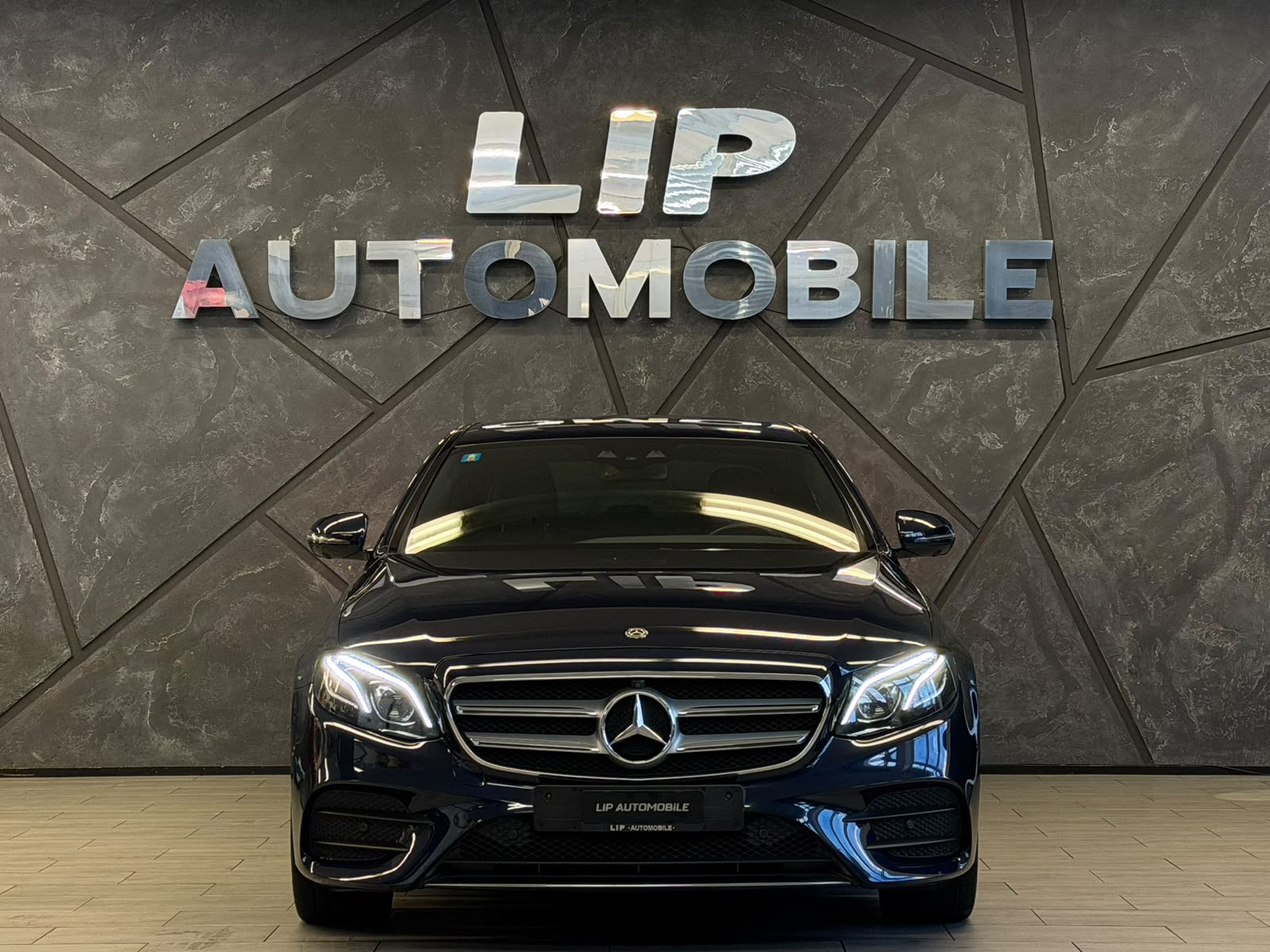MERCEDES-BENZ E 220 d AMG Line 9G-Tronic-image-1