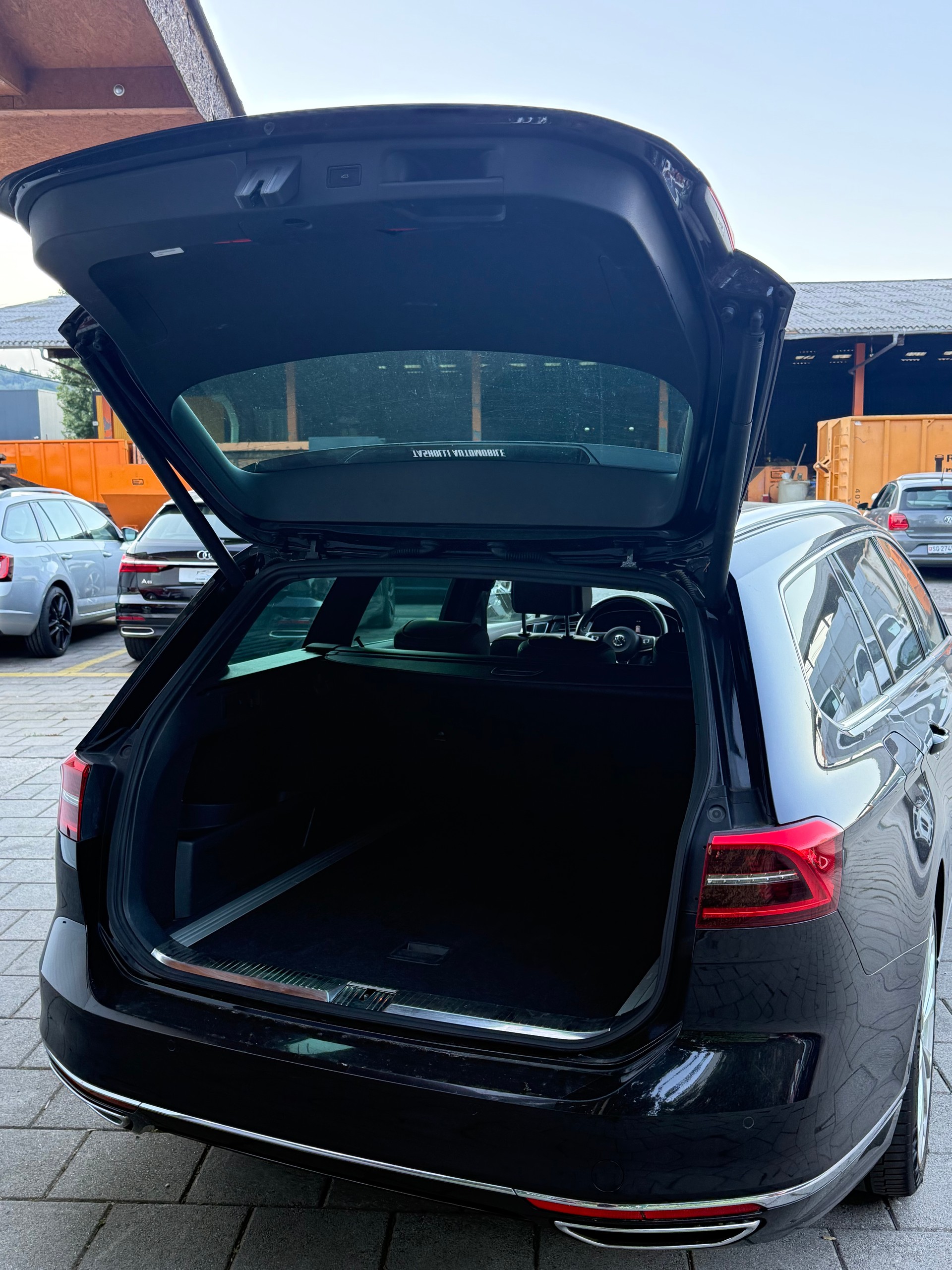 VW Passat Variant 2.0 TDI BMT High. DSG 4Motion-image-6
