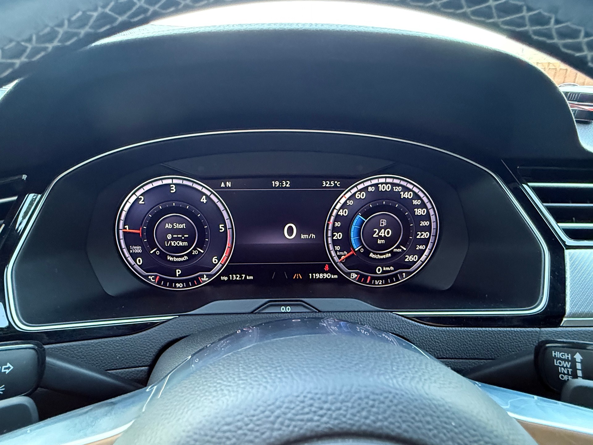 VW Passat Variant 2.0 TDI BMT High. DSG 4Motion-image-18