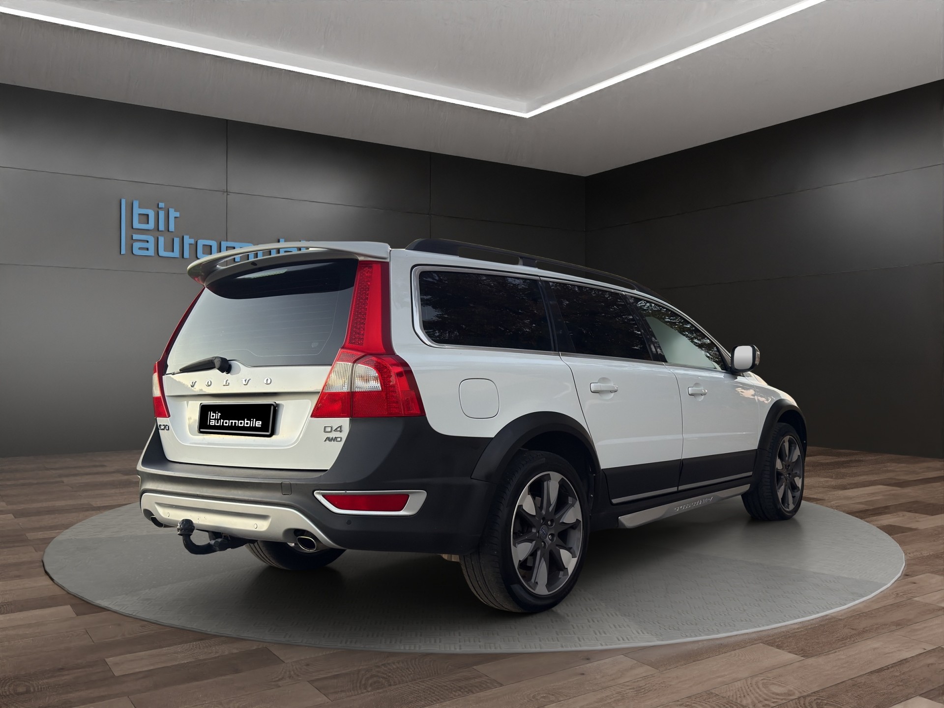 VOLVO XC70 D4 AWD Husky Edition Cross Country-image-5