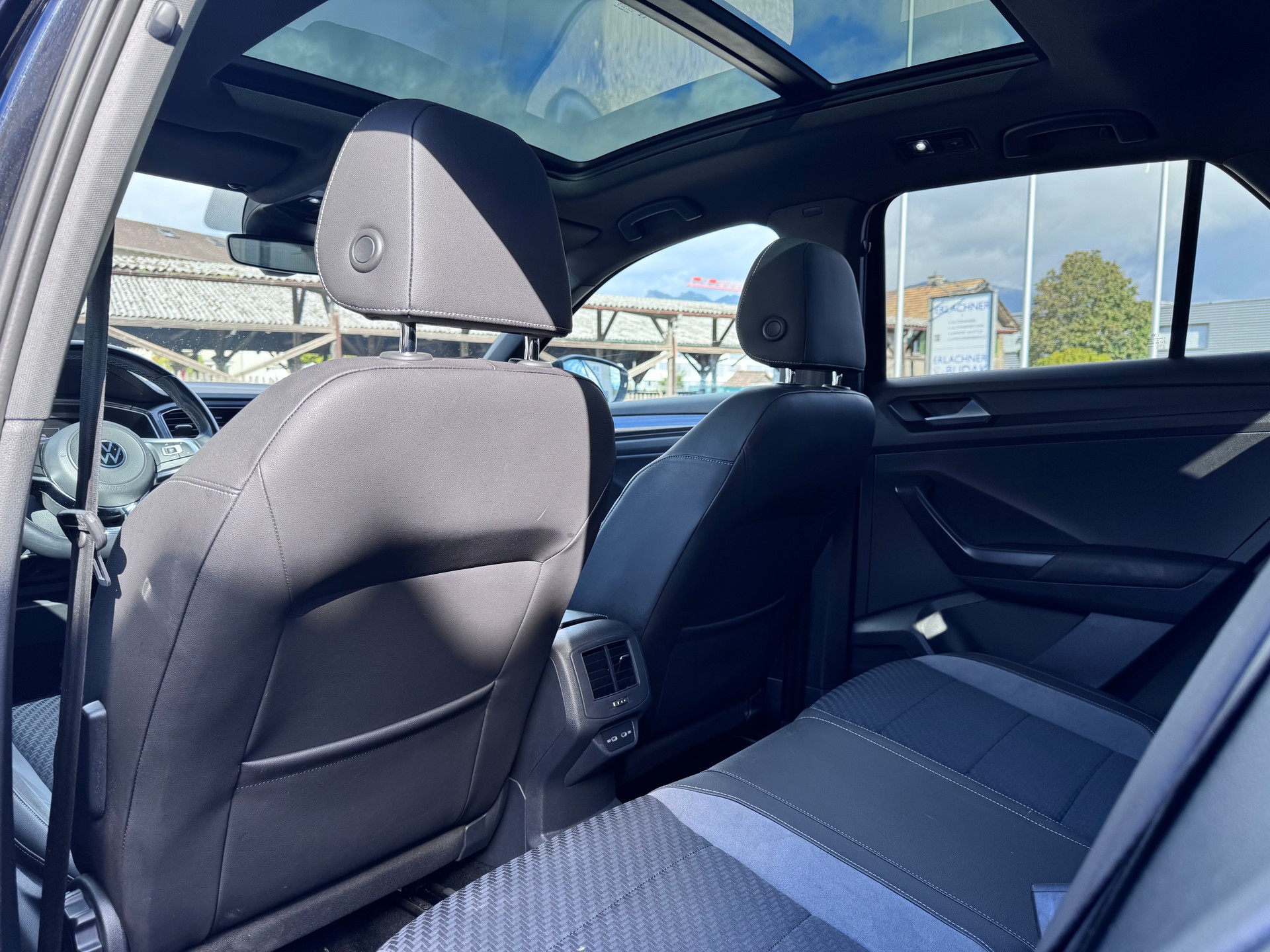 VW T-Roc 1.5 TSI EVO Sport DSG-image-7
