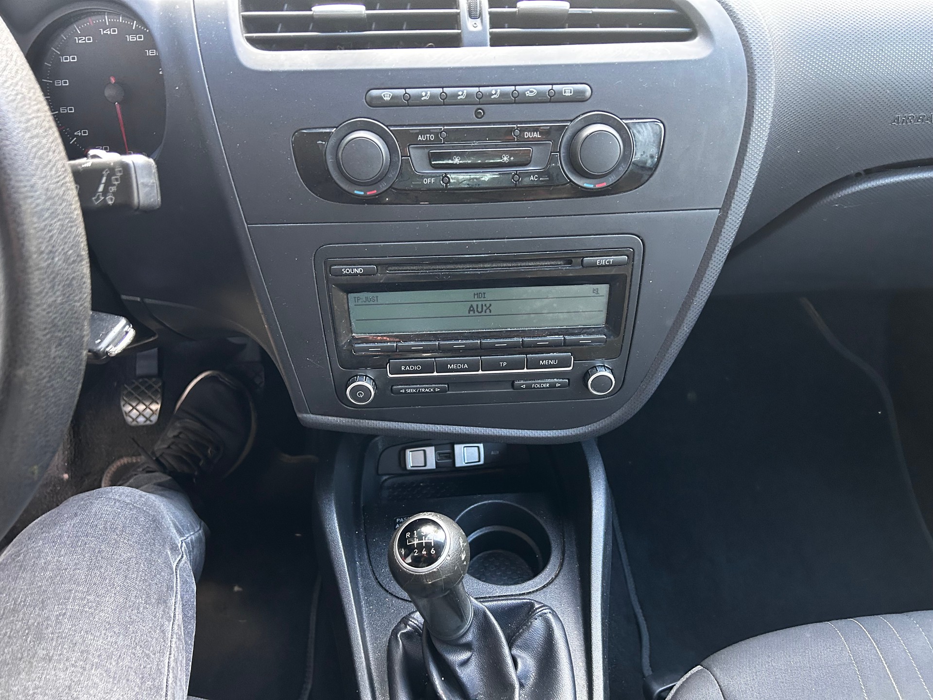 SEAT Leon 1.2 TSI Style-image-12