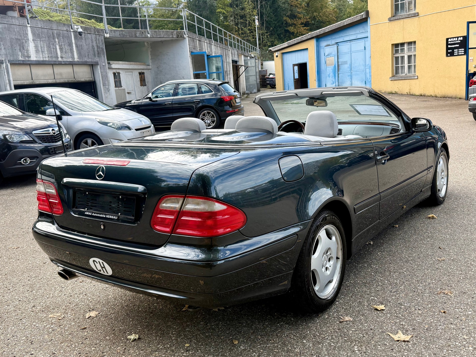 MERCEDES-BENZ CLK 320 Avantgarde Automatic-image-4