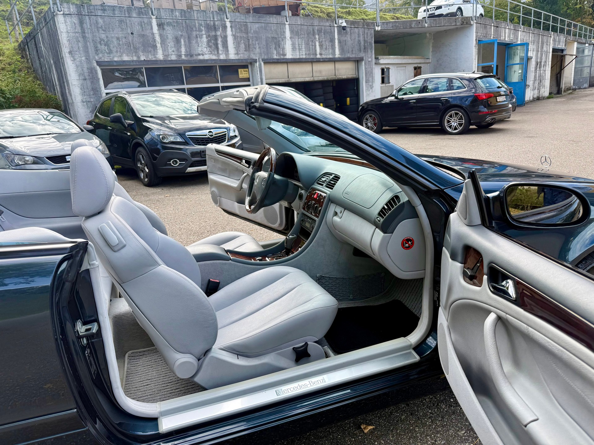 MERCEDES-BENZ CLK 320 Avantgarde Automatic-image-10