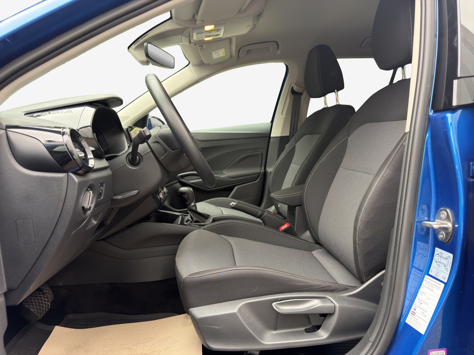 SKODA Fabia 1.0 TSI Ambition DSG-image-7