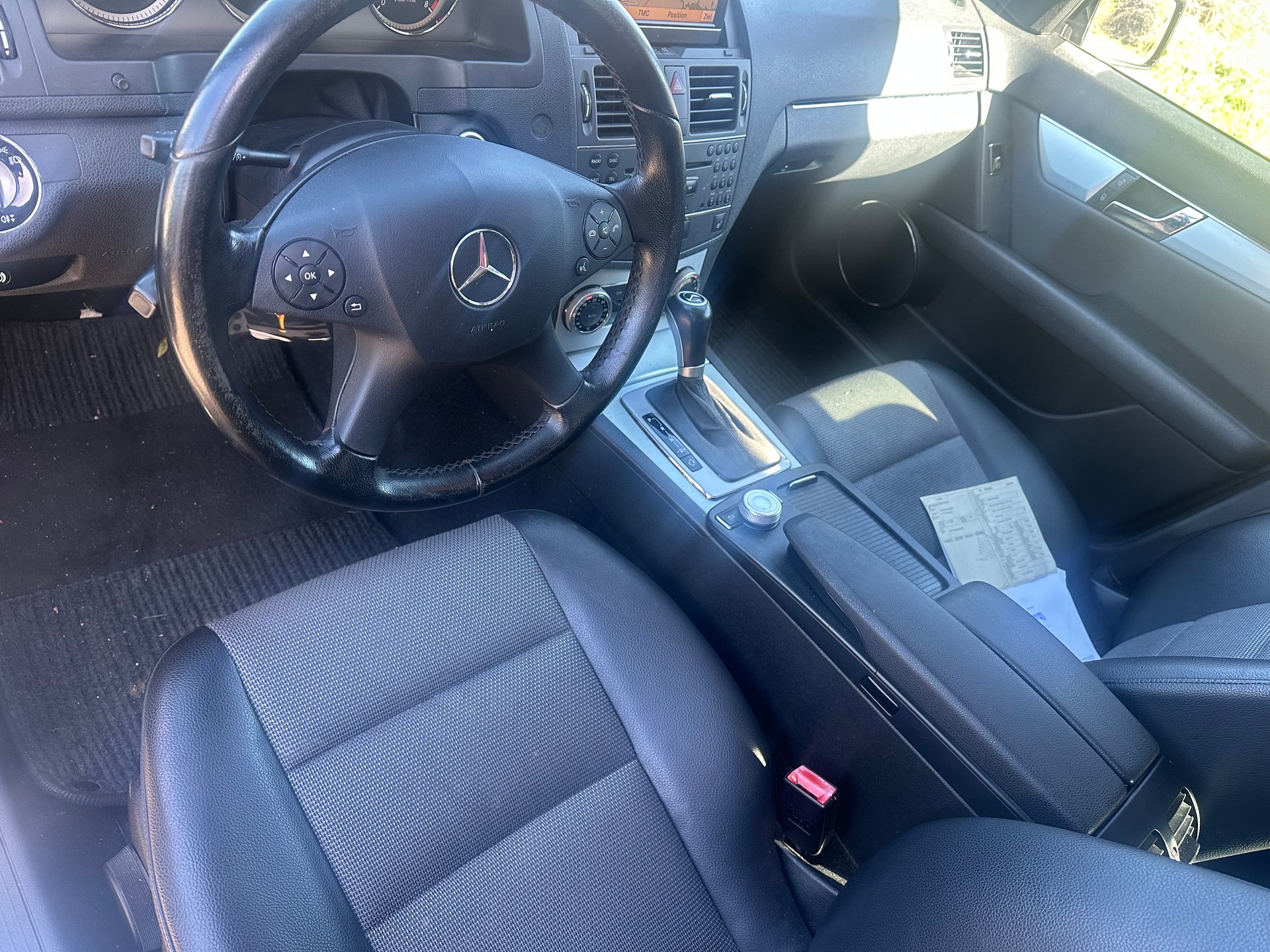 MERCEDES-BENZ C 200 CGI BlueEfficiency Elégance Automatic-image-3