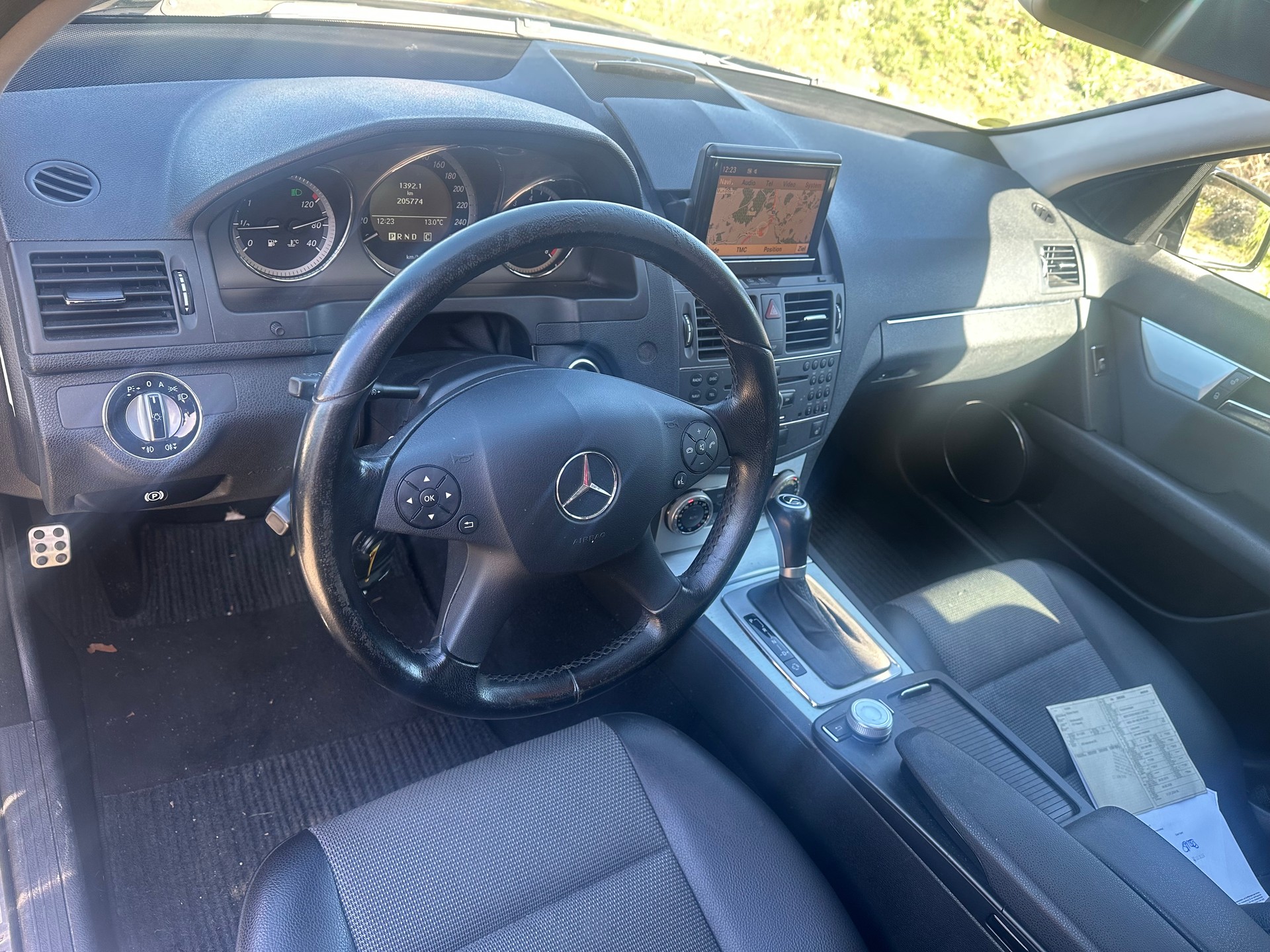 MERCEDES-BENZ C 200 CGI BlueEfficiency Elégance Automatic-image-4