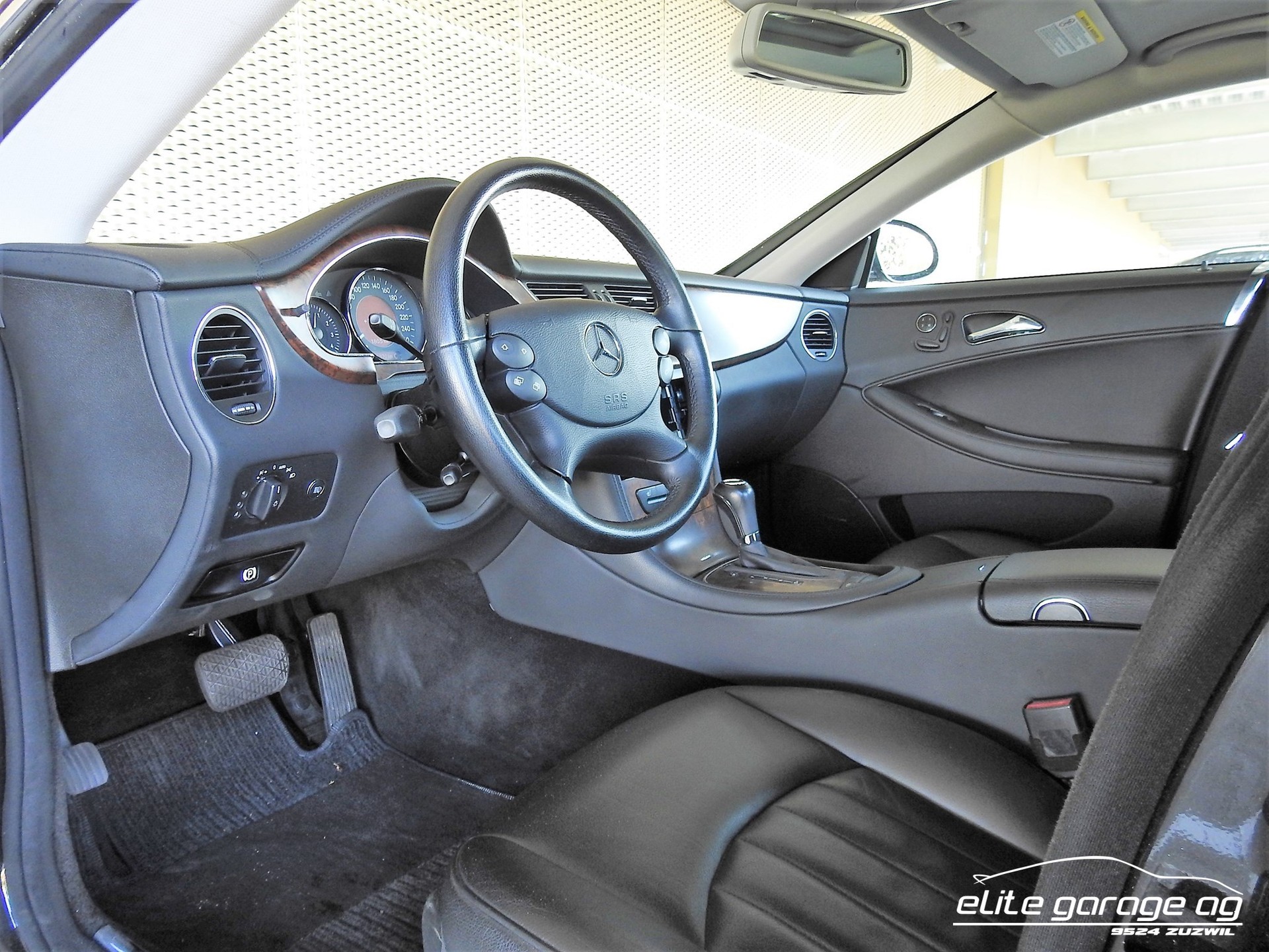 MERCEDES-BENZ CLS 500-image-13