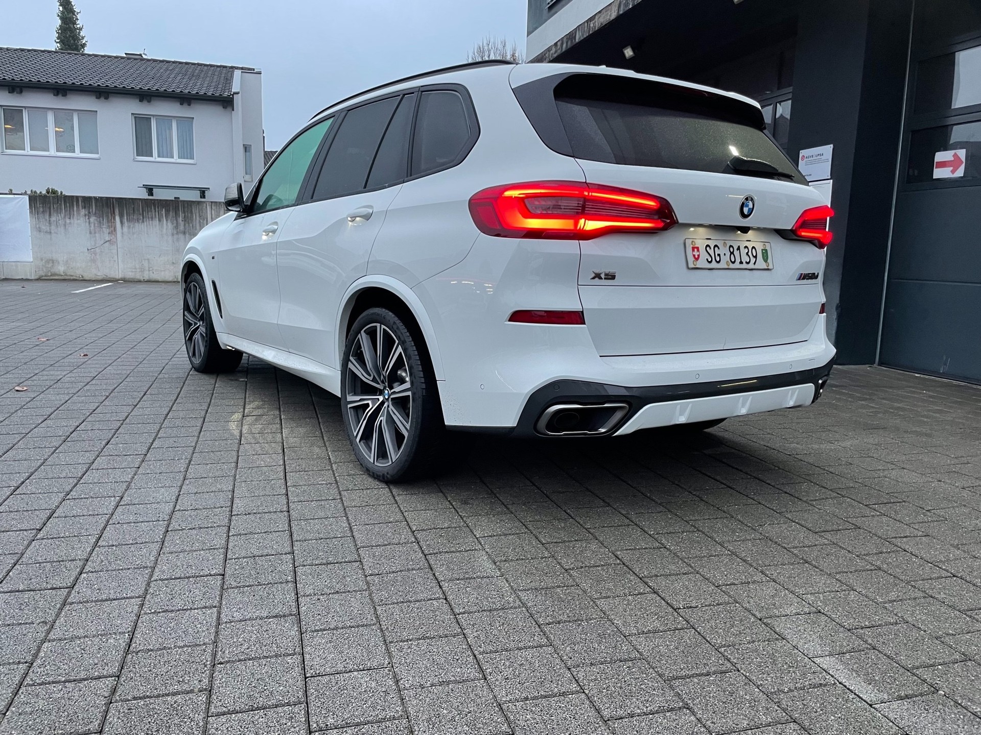 BMW X5 xDrive M50d Steptronic-image-3