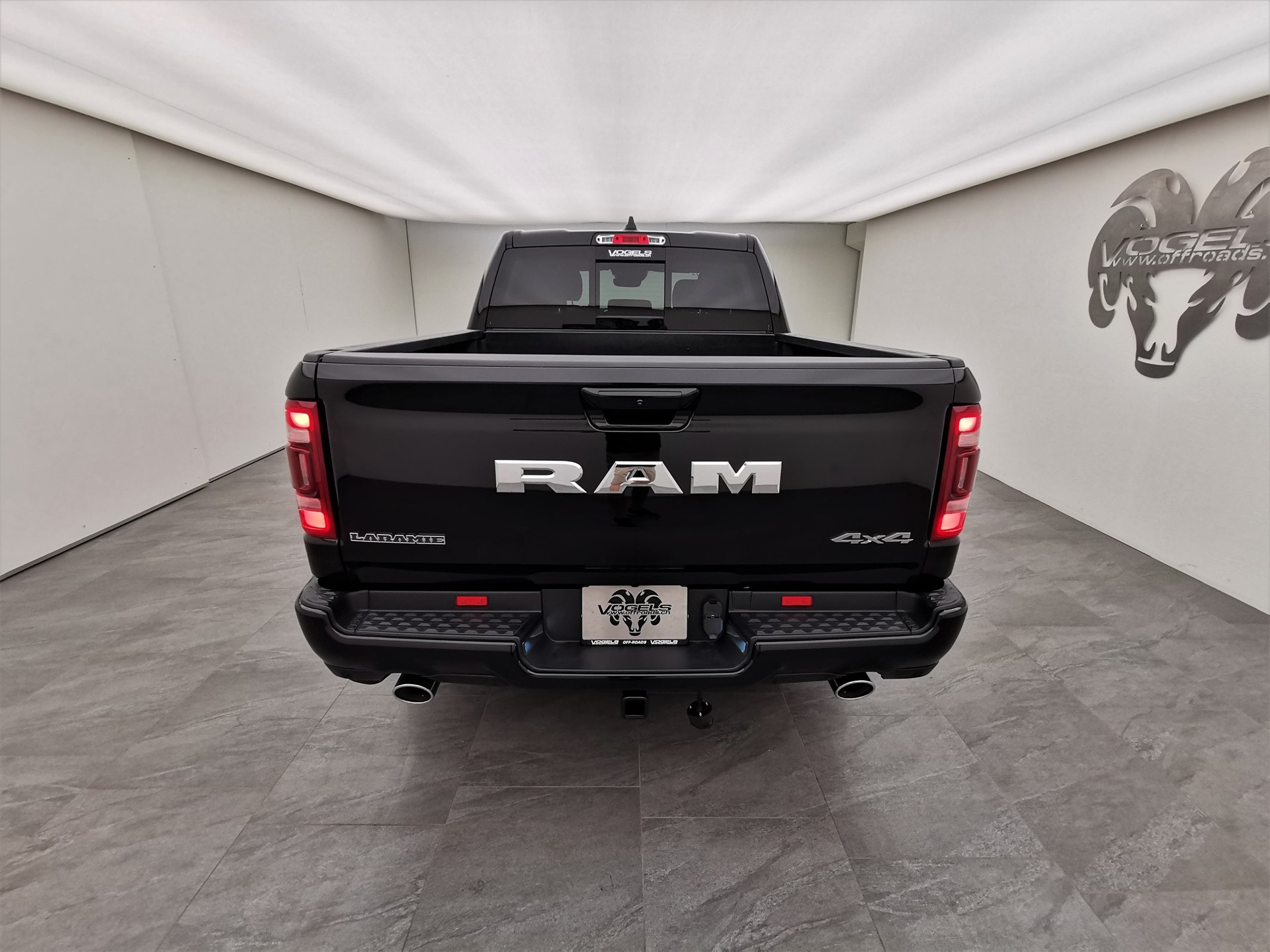 DODGE Ram 1500 5.7 V8 Laramie Sport Crew Cab-image-4