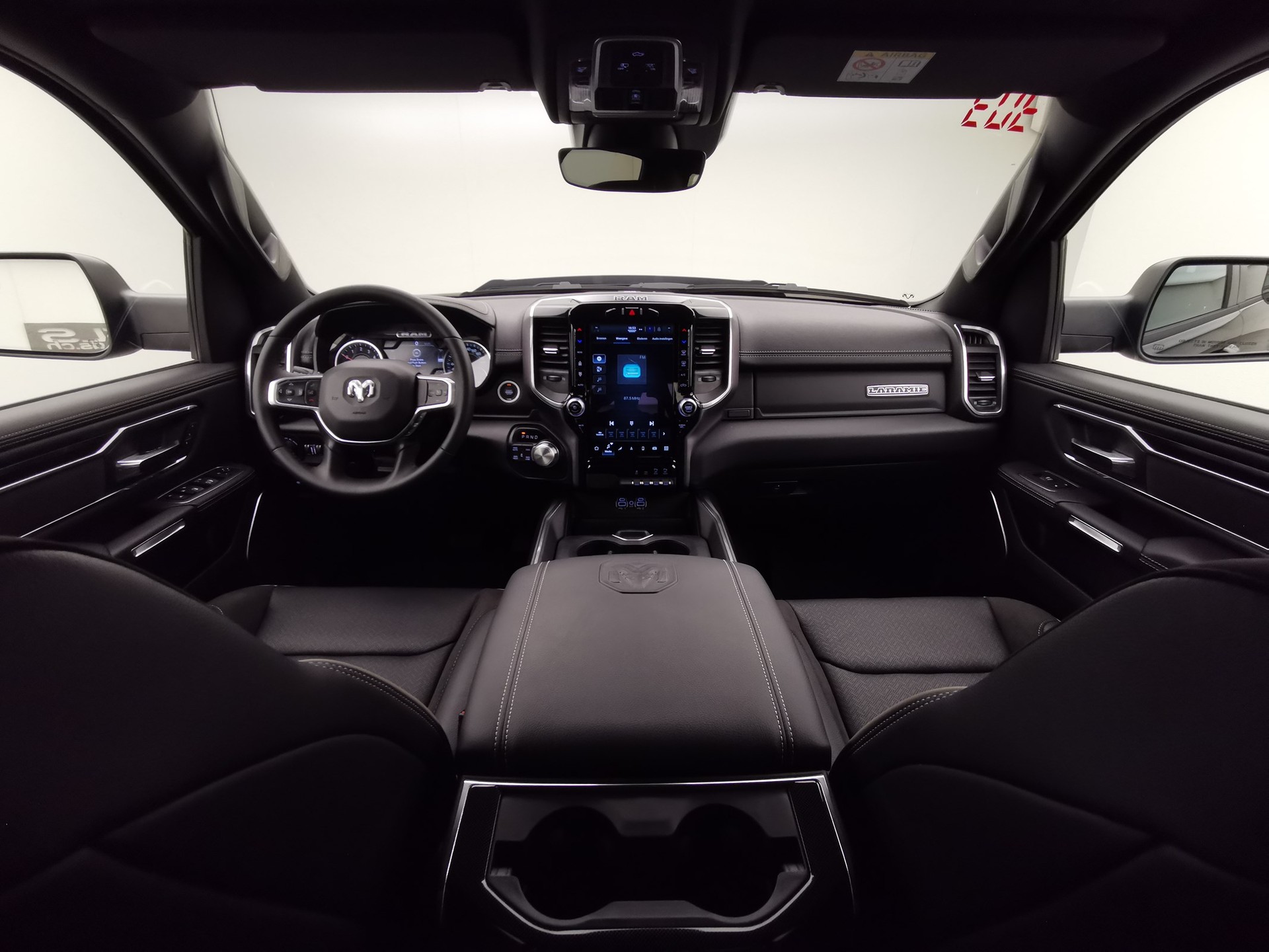 DODGE Ram 1500 5.7 V8 Laramie Sport Crew Cab-image-9