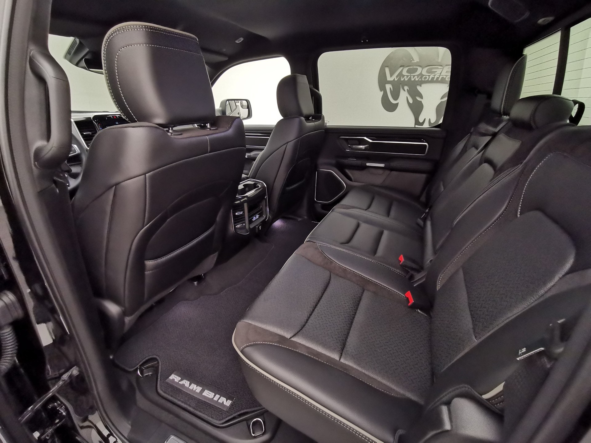 DODGE Ram 1500 5.7 V8 Laramie Sport Crew Cab-image-12