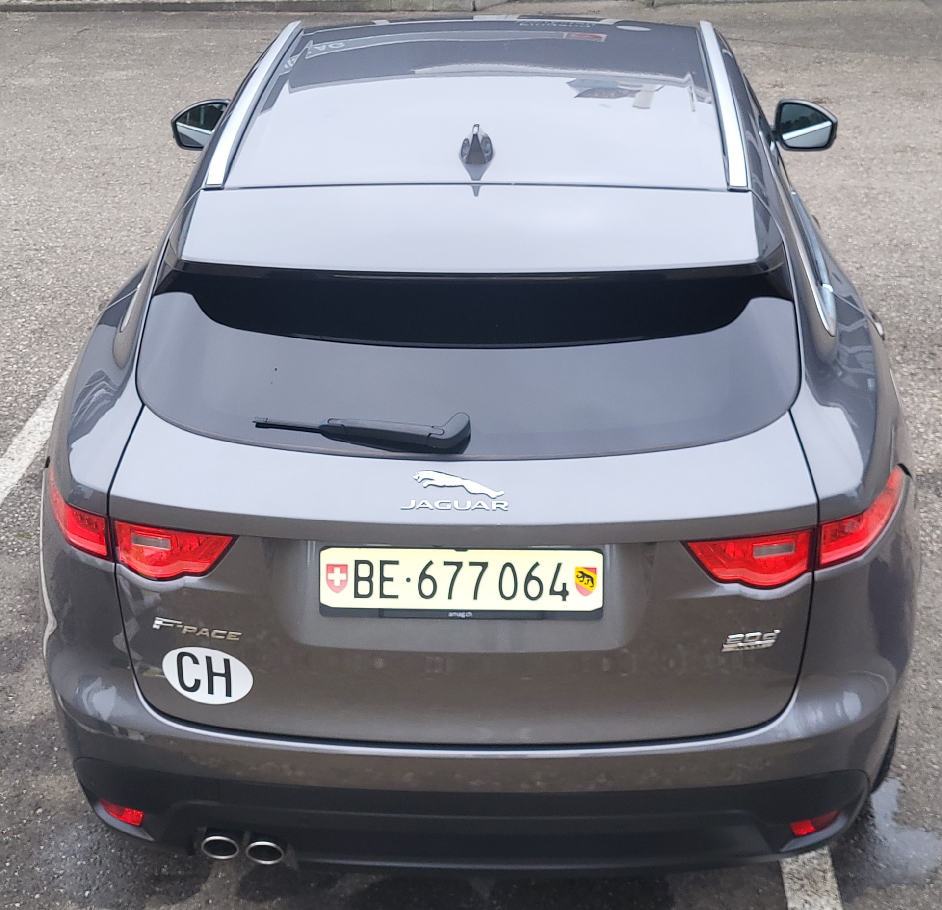 JAGUAR F-Pace 2.0d Portfolio AWD Automatik-image-13