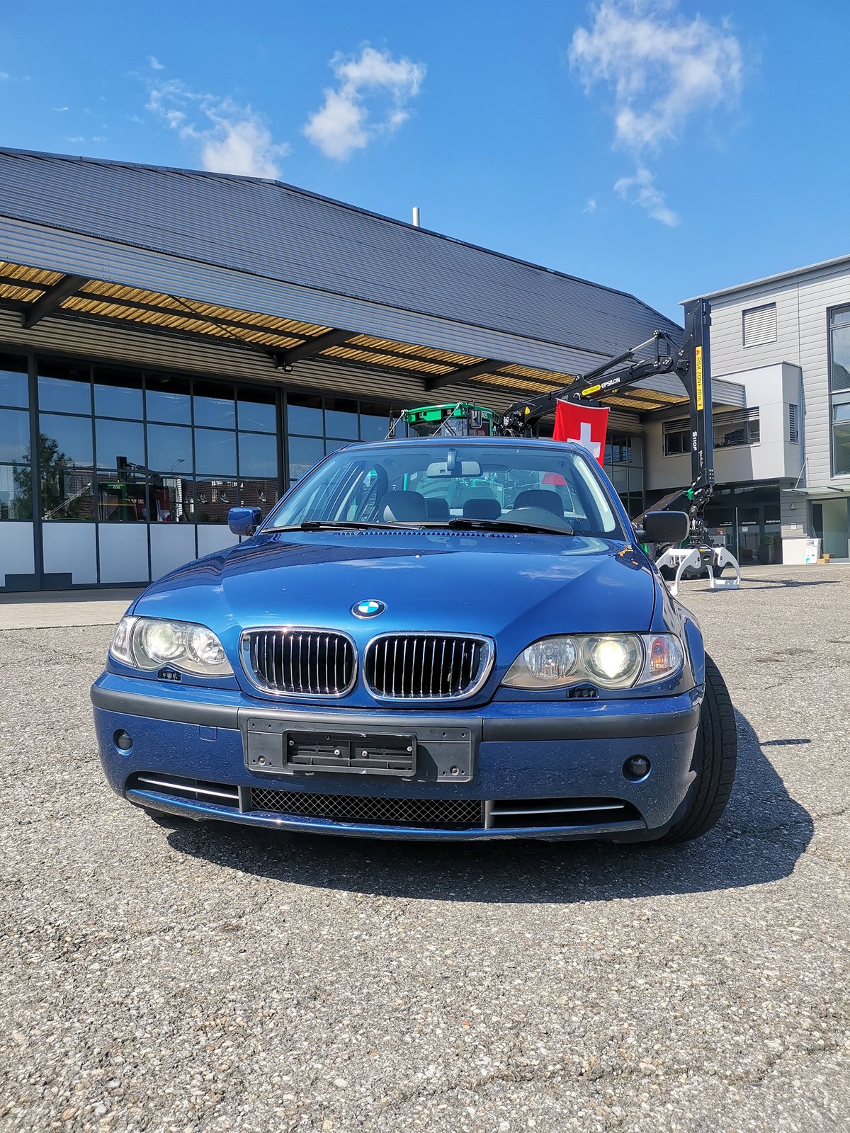 BMW 330-image-1