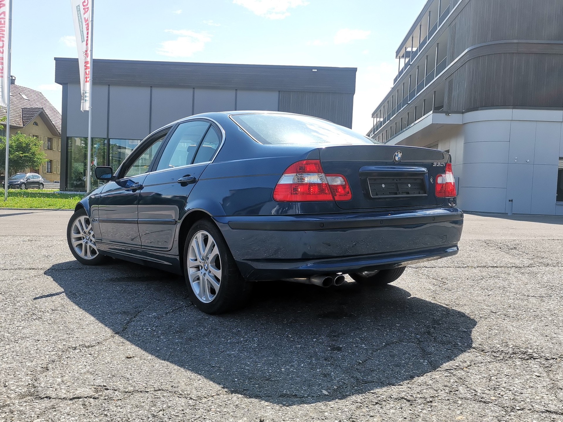 BMW 330-image-3