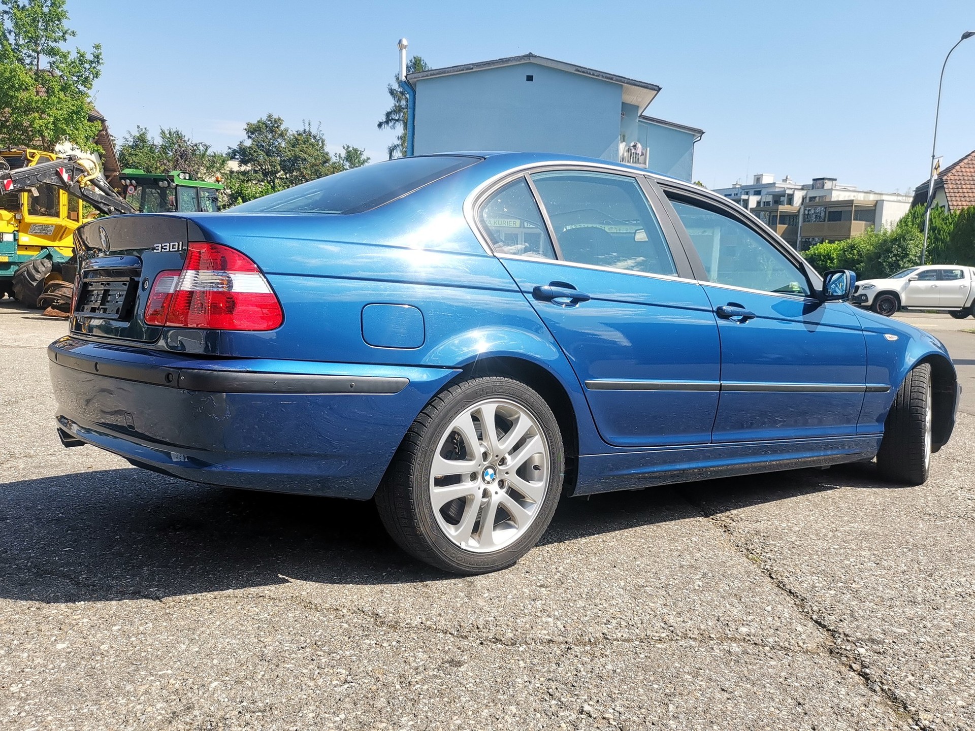 BMW 330-image-5