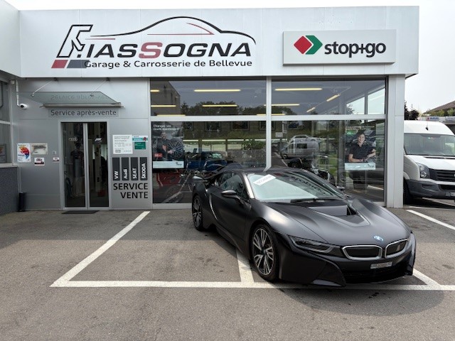 BMW i8 Coupé-image-0