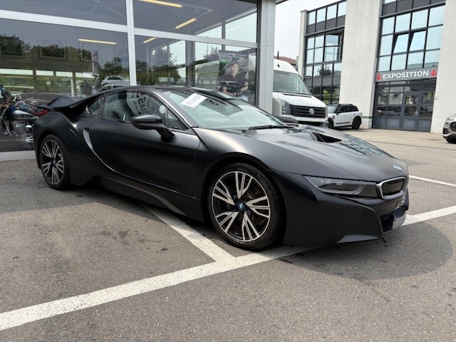 BMW i8 Coupé-image-1