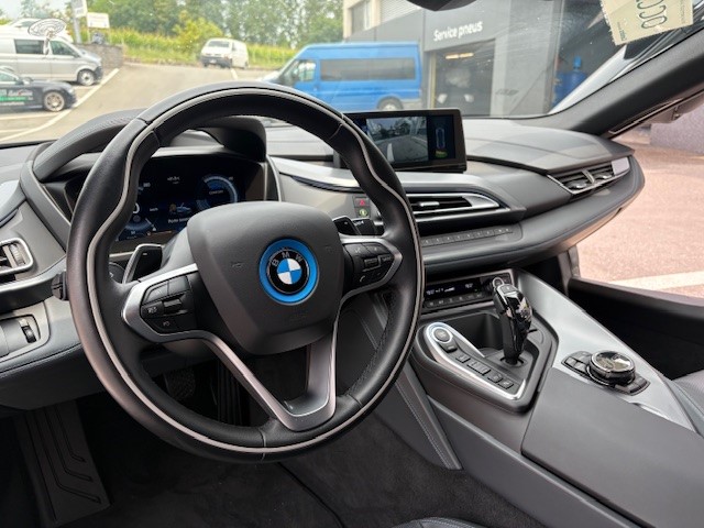 BMW i8 Coupé-image-10