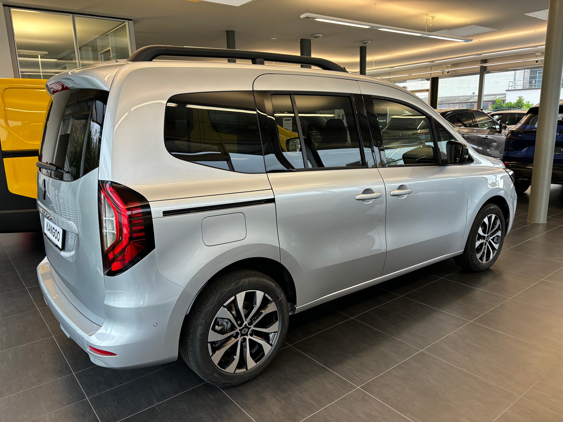 RENAULT Kangoo 1.3 TCe 130 PF Techno EDC-image-3