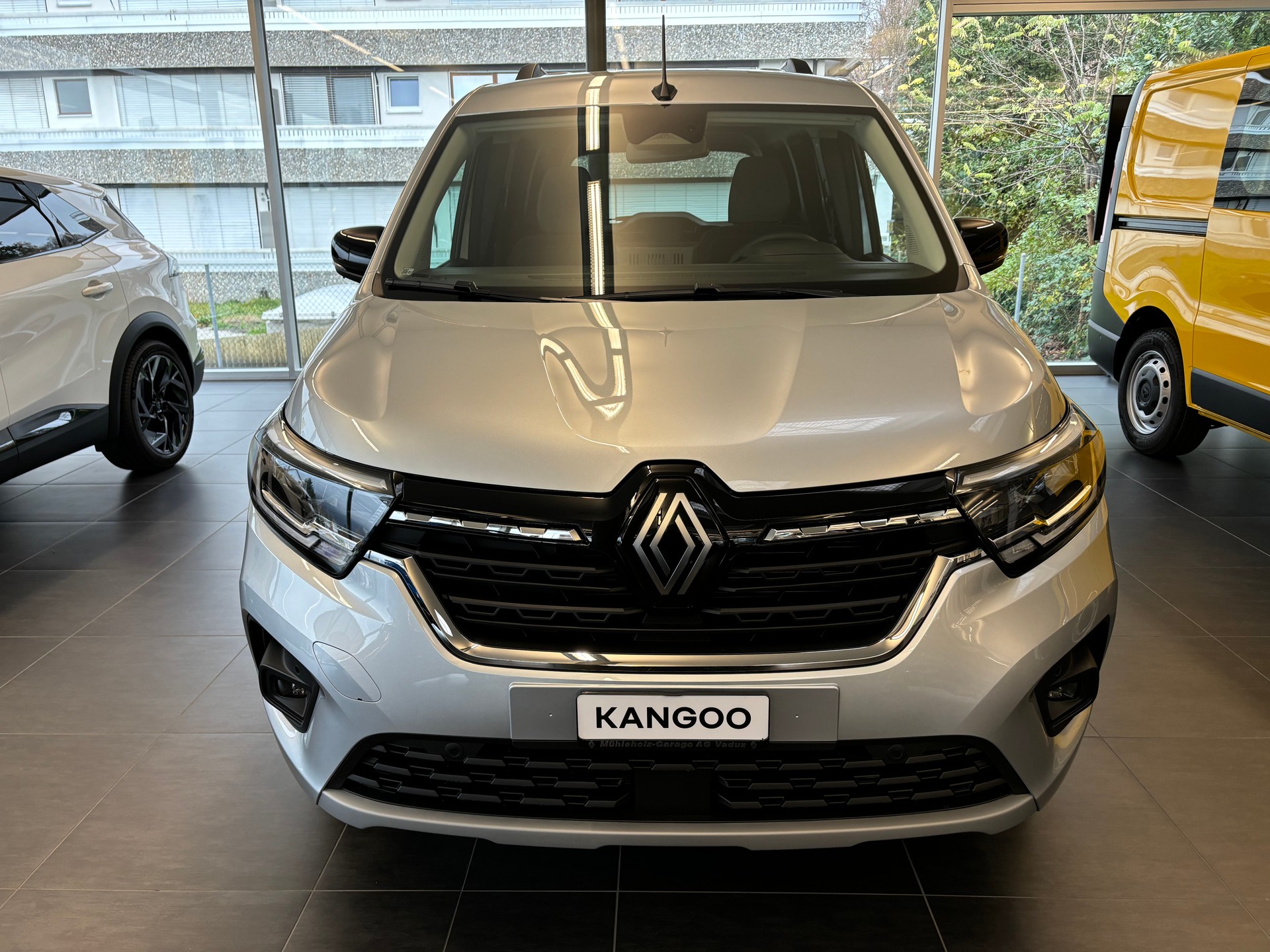 RENAULT Kangoo 1.3 TCe 130 PF Techno EDC-image-1