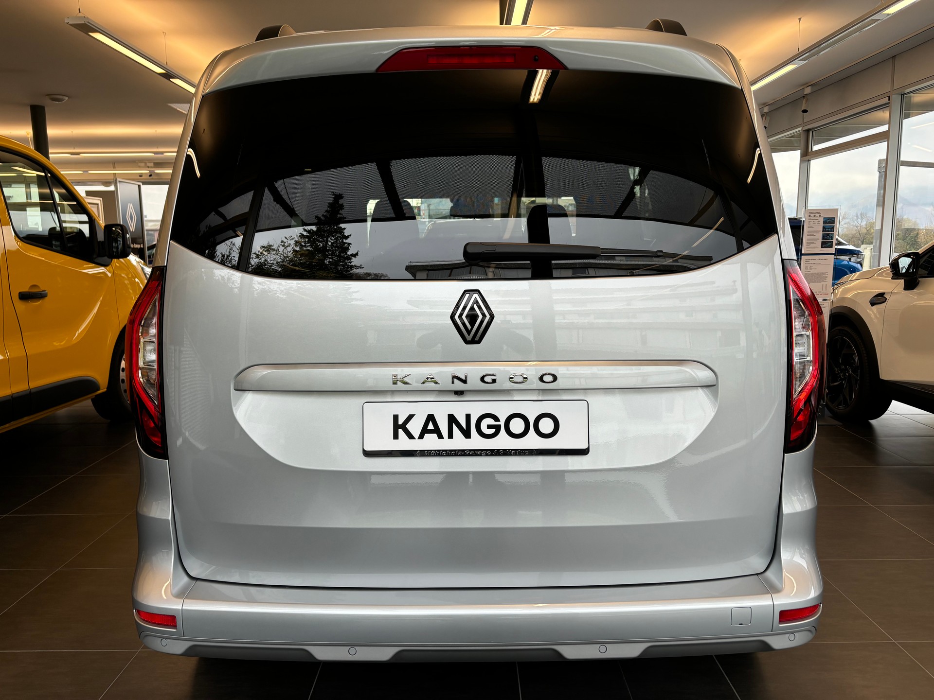 RENAULT Kangoo 1.3 TCe 130 PF Techno EDC-image-4