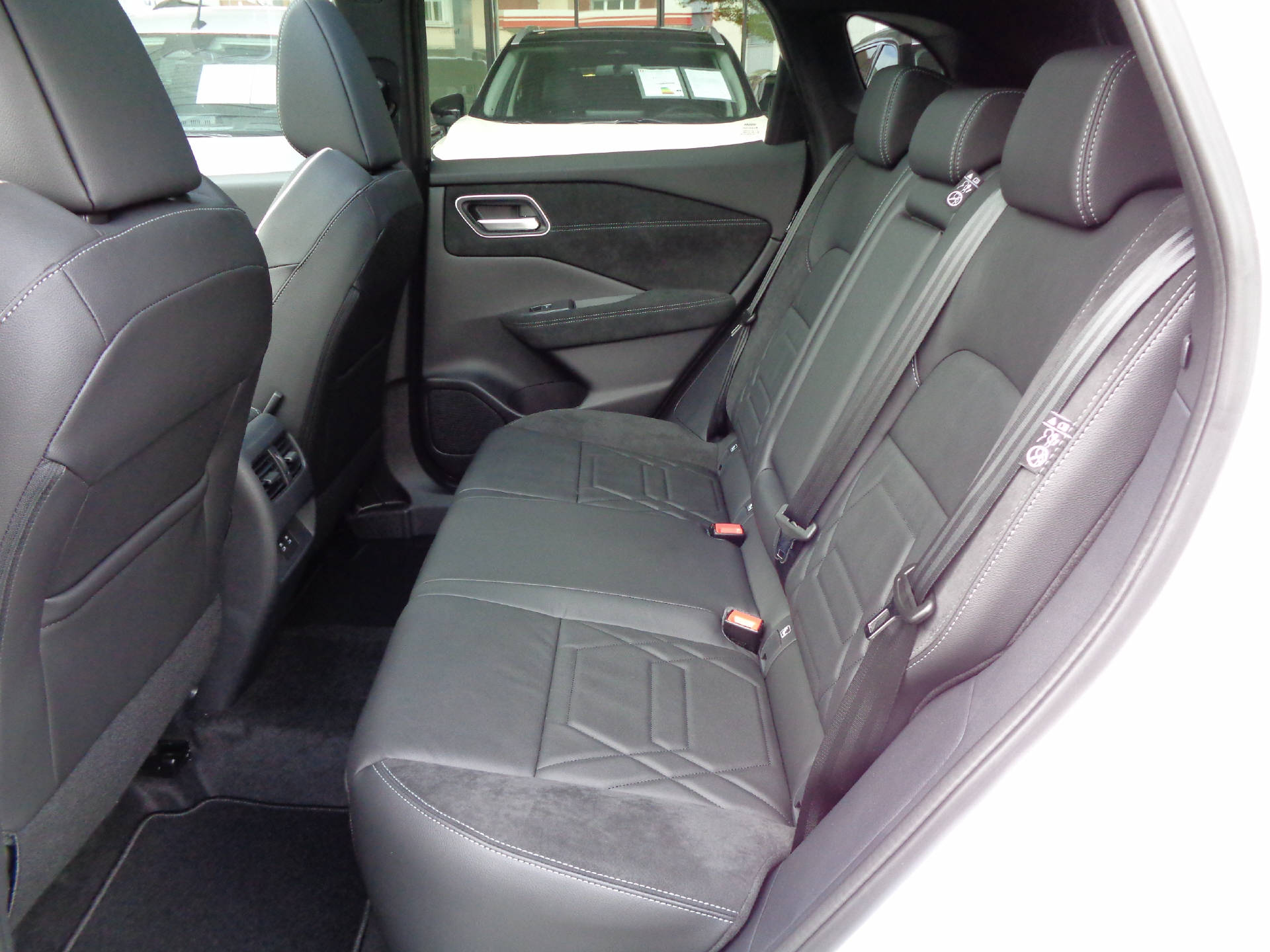 NISSAN Qashqai 1.5 VC-T N-Design-image-10