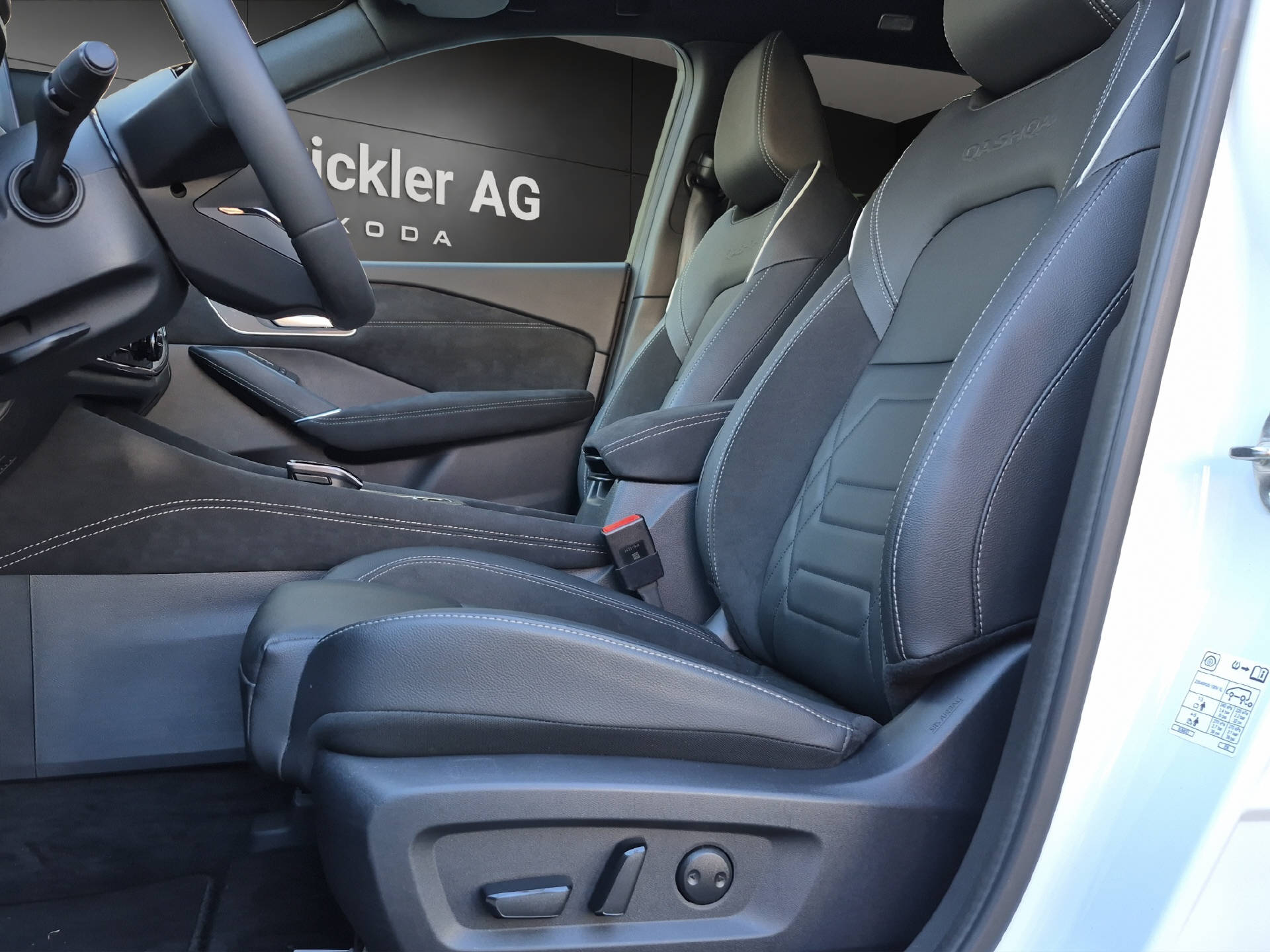 NISSAN Qashqai 1.5 VC-T N-Design-image-9