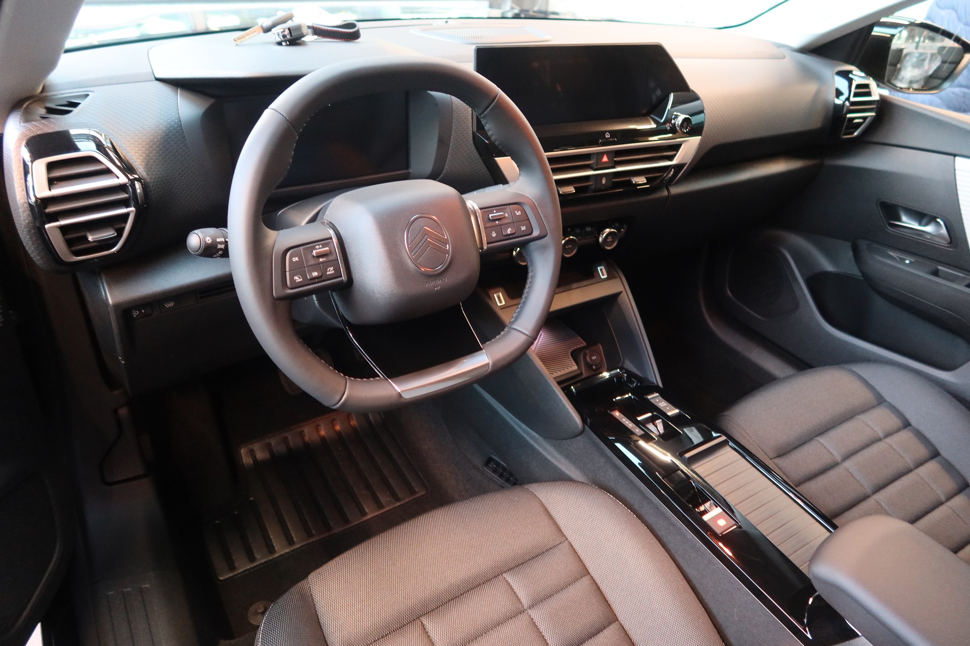 CITROEN C4 YOU+ E-Series 54kWh-image-6
