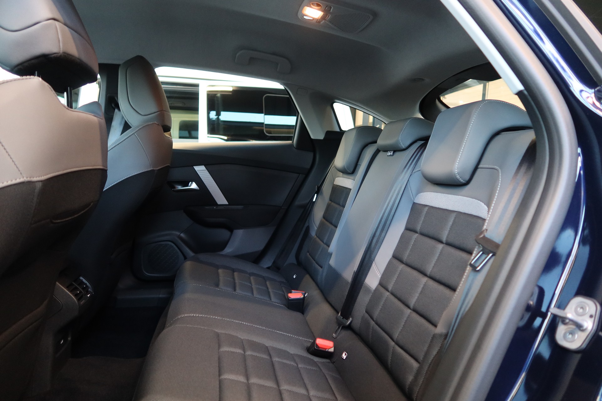 CITROEN C4 YOU+ E-Series 54kWh-image-11