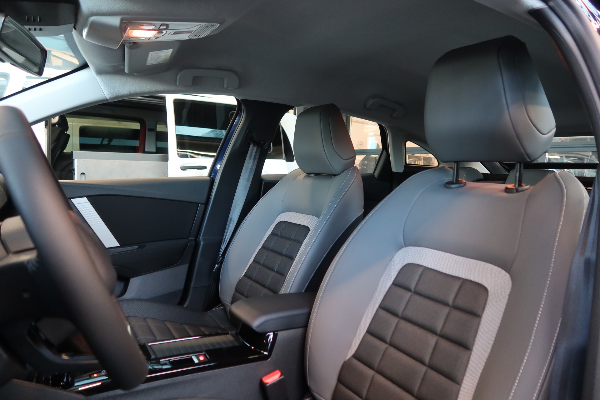 CITROEN C4 YOU+ E-Series 54kWh-image-10