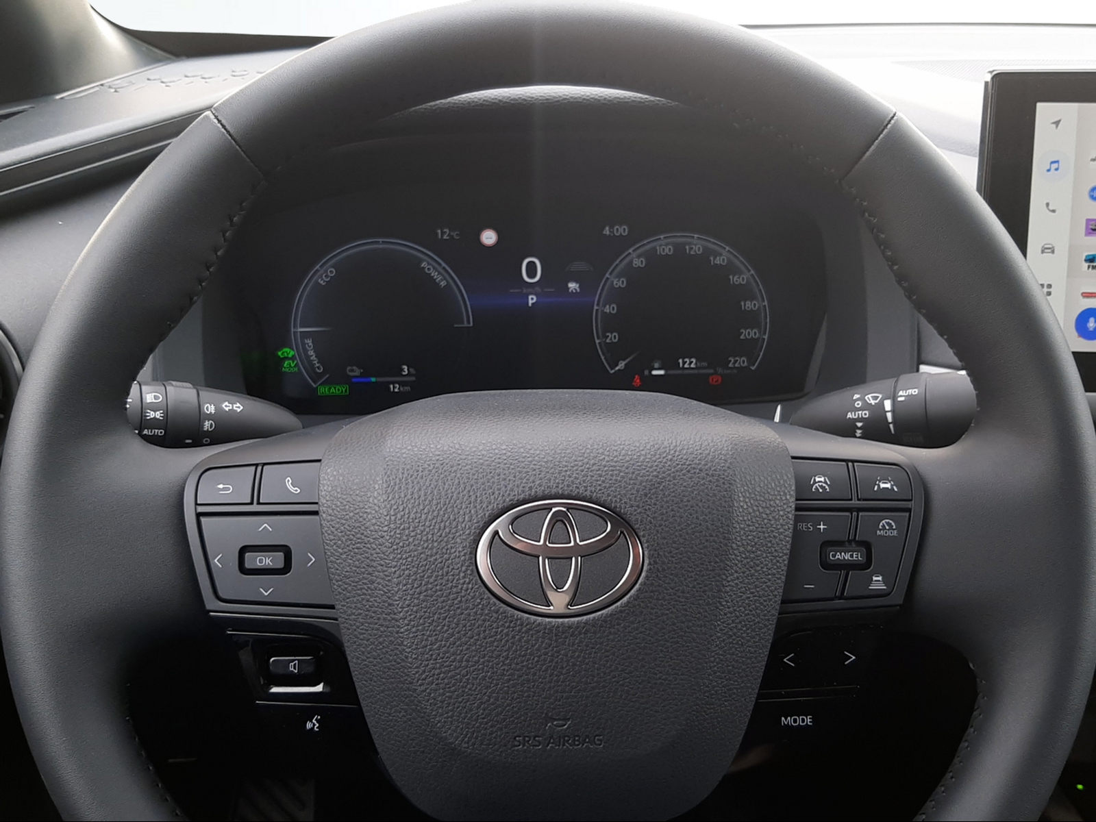 TOYOTA C-HR 2.0 PHEV Swiss Edition FWD-image-8