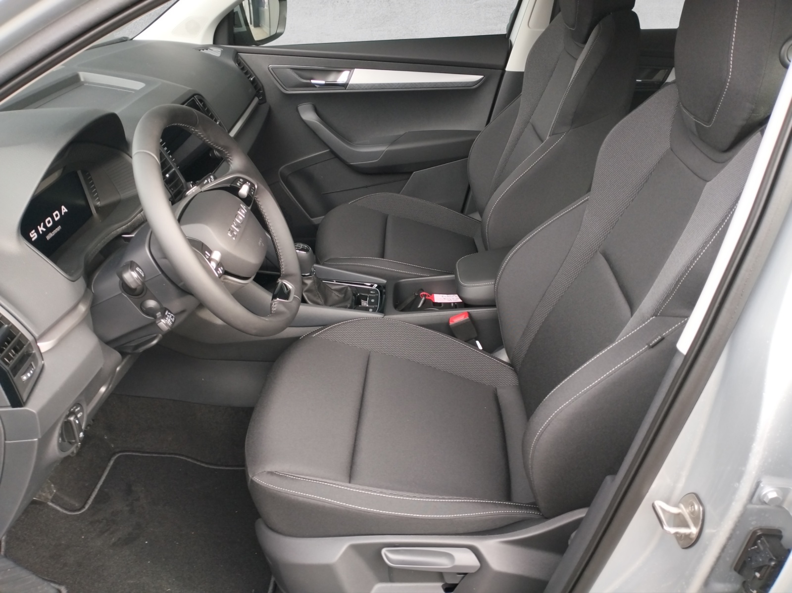 SKODA Karoq 1.0 TSI Selection-image-5