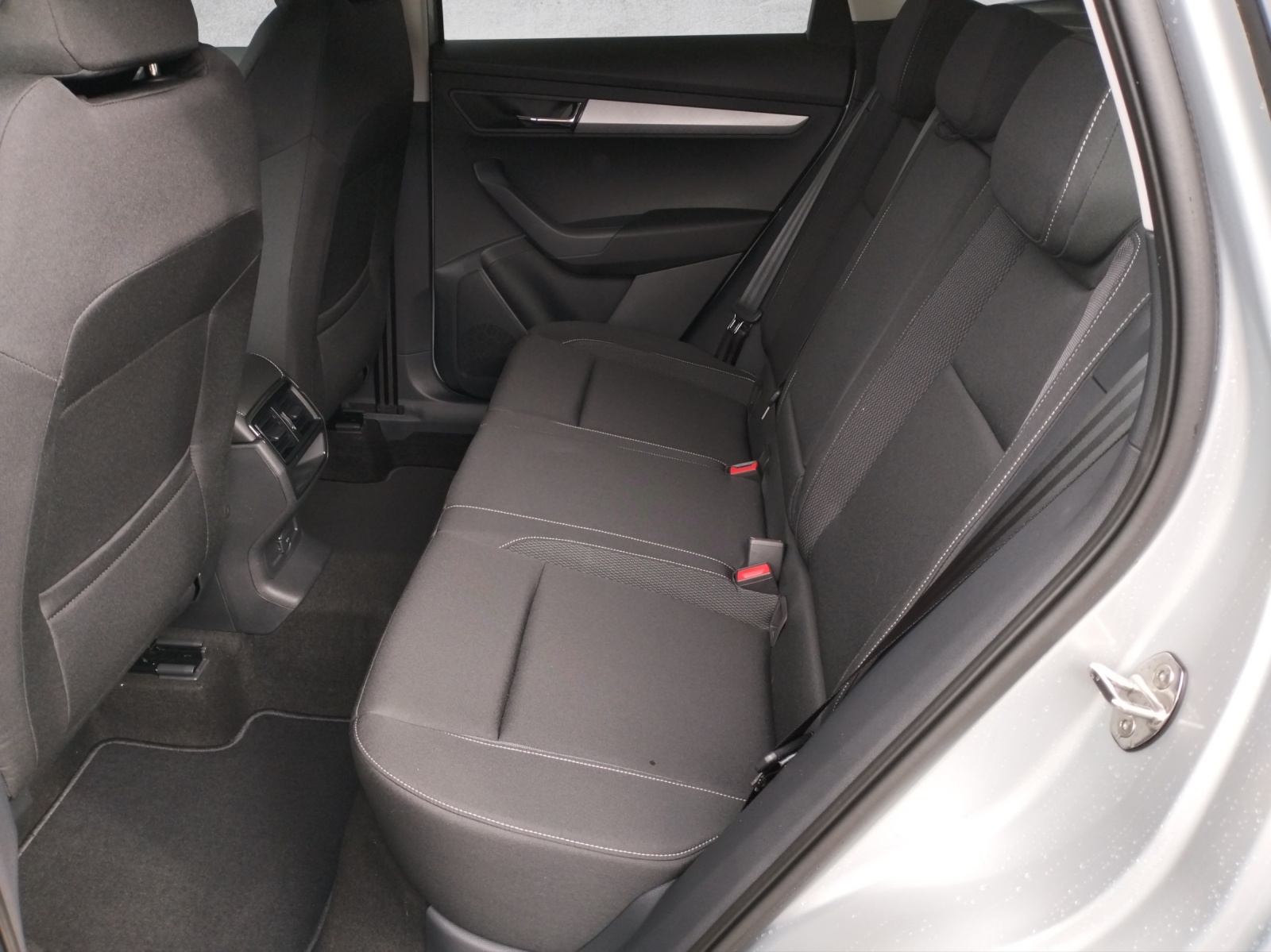 SKODA Karoq 1.0 TSI Selection-image-10