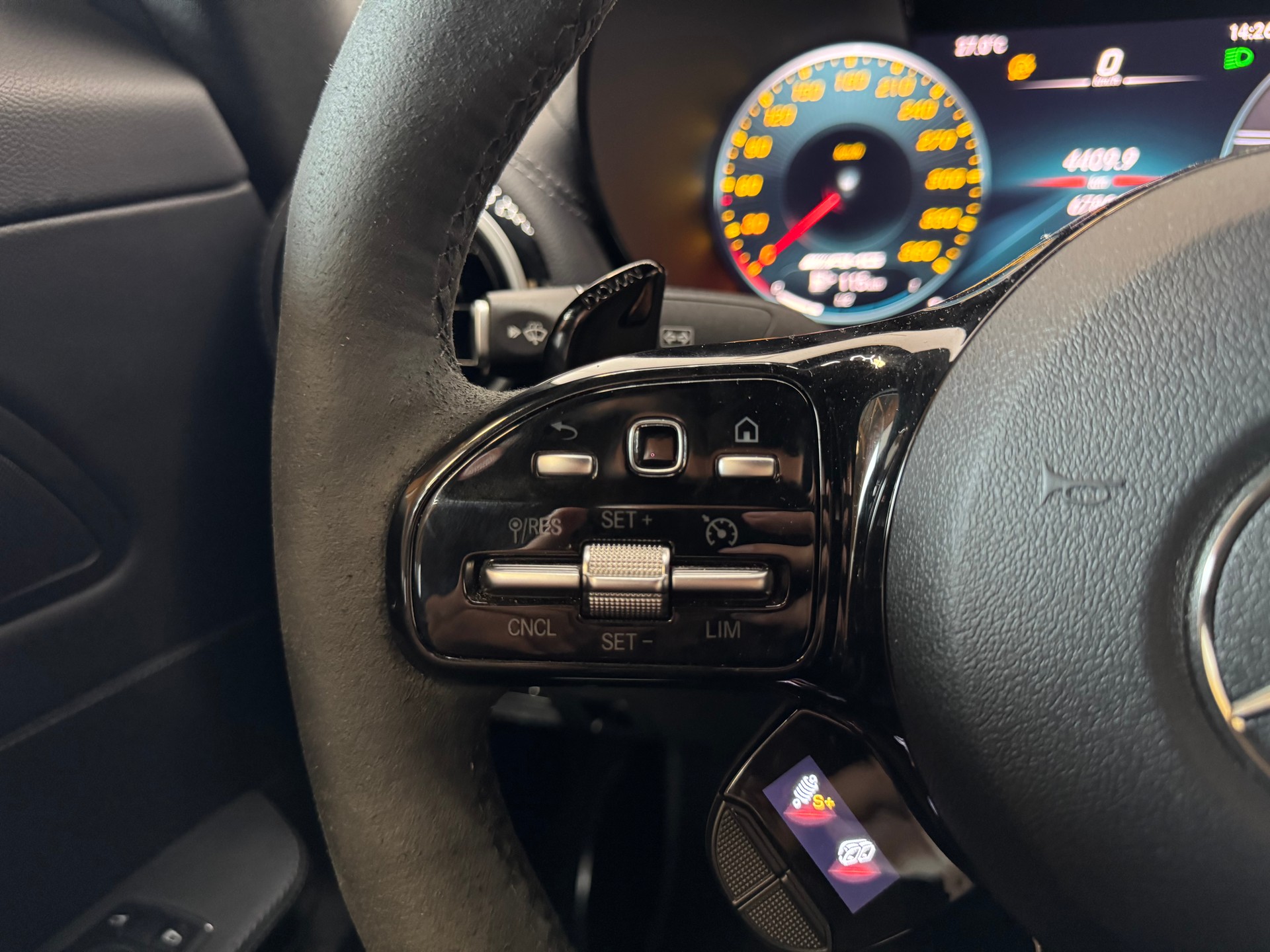 MERCEDES-BENZ AMG GT R Speedshift DCT | FACELIFT-image-16