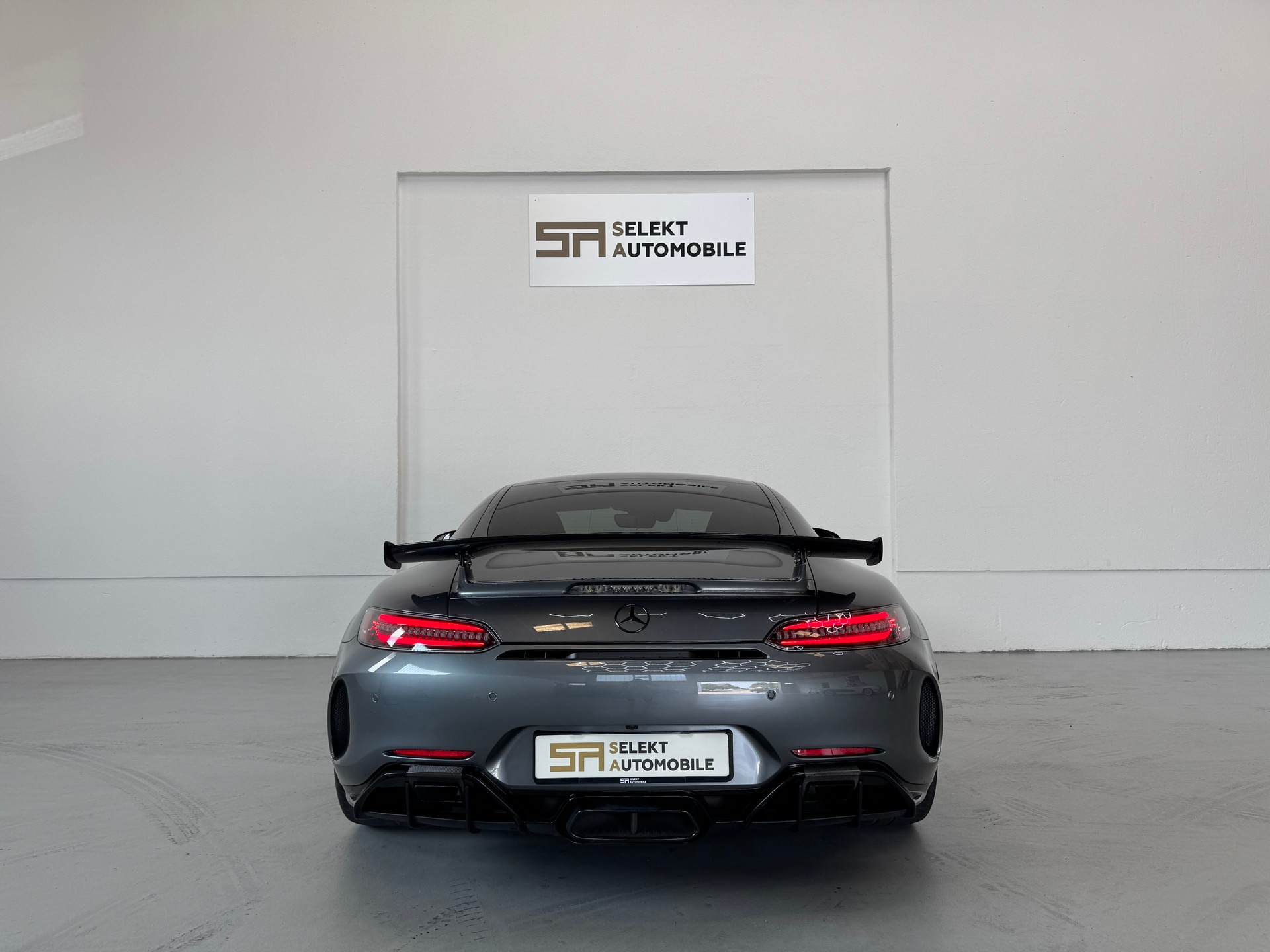 MERCEDES-BENZ AMG GT R Speedshift DCT | FACELIFT-image-4