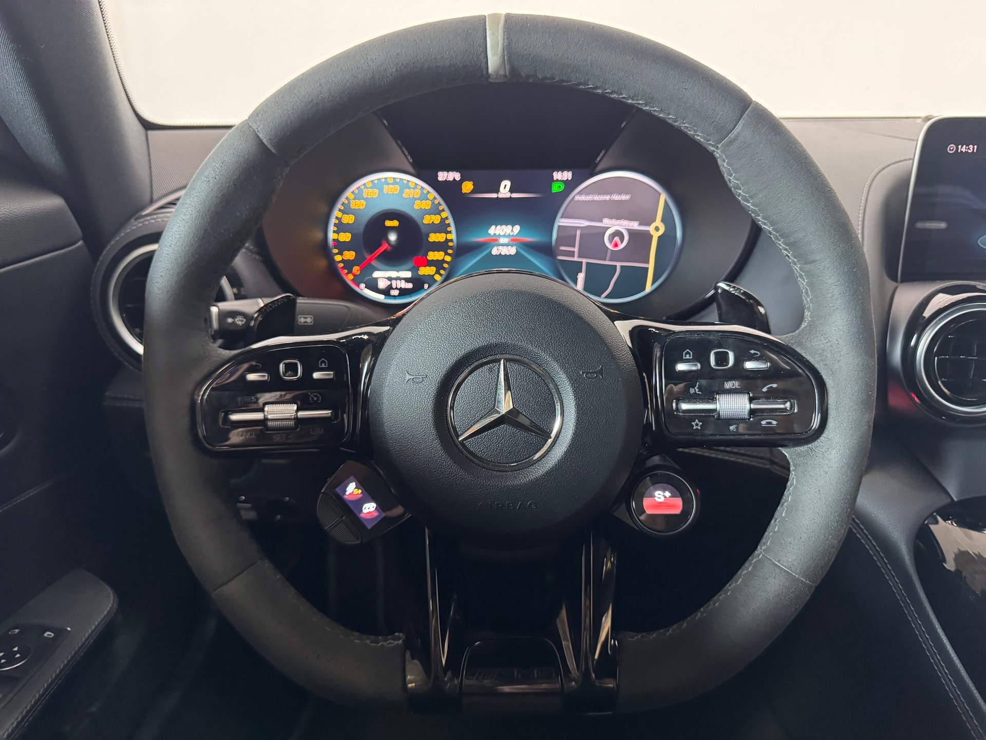 MERCEDES-BENZ AMG GT R Speedshift DCT | FACELIFT-image-15
