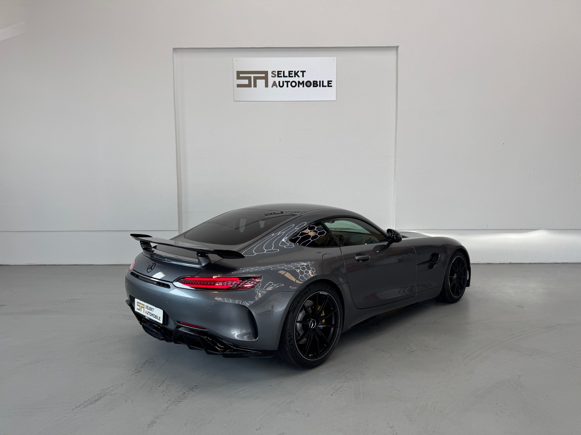 MERCEDES-BENZ AMG GT R Speedshift DCT | FACELIFT-image-5