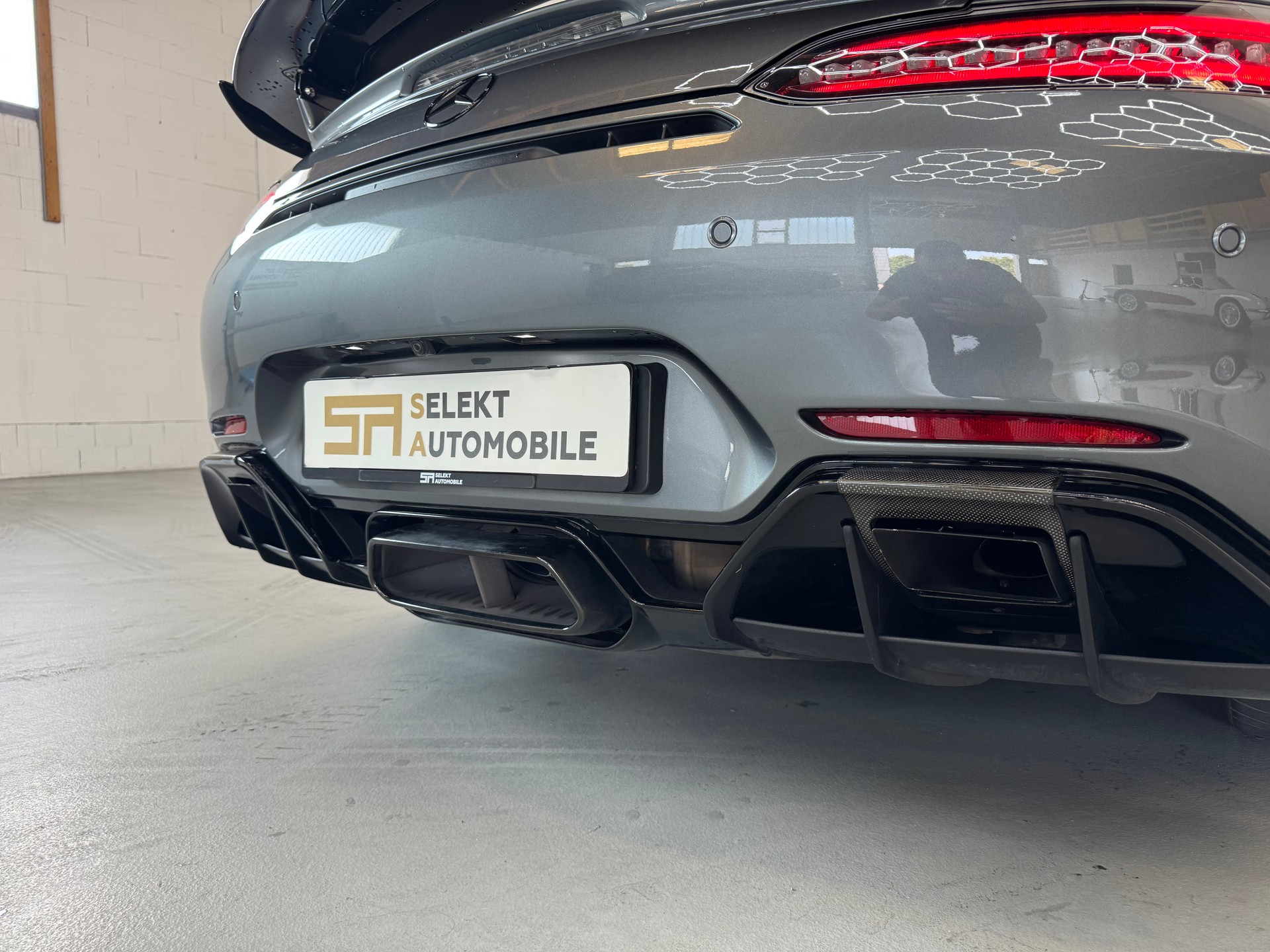 MERCEDES-BENZ AMG GT R Speedshift DCT | FACELIFT-image-8