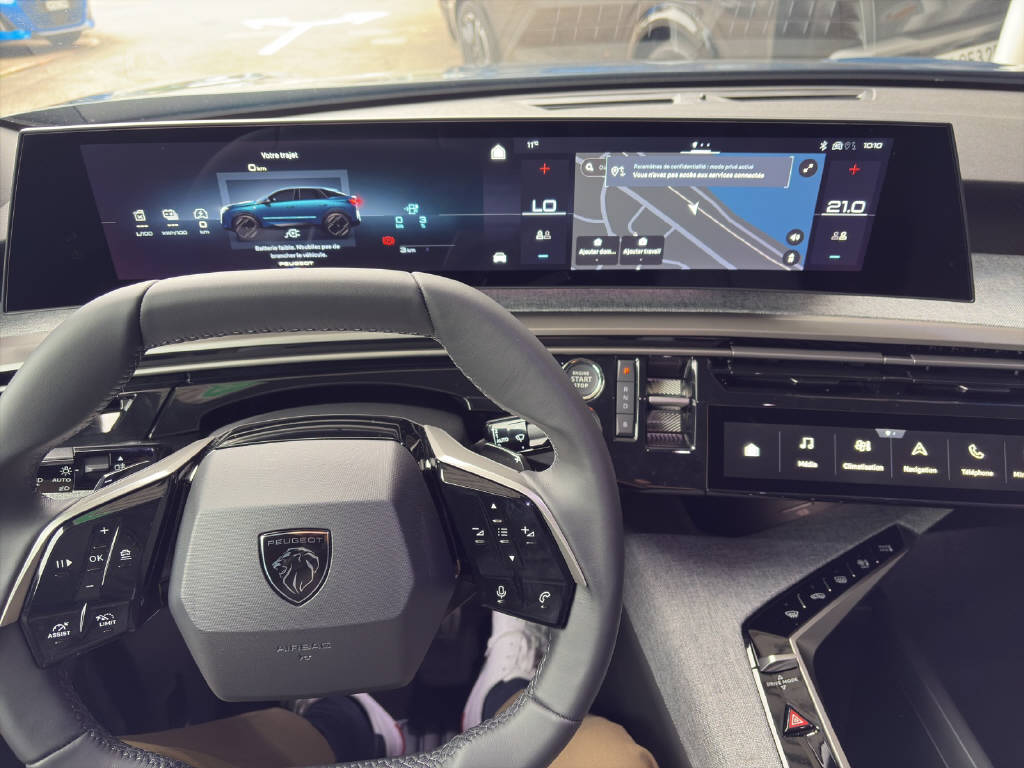 PEUGEOT 3008 1.6 Plug-in Hybrid Allure-image-5