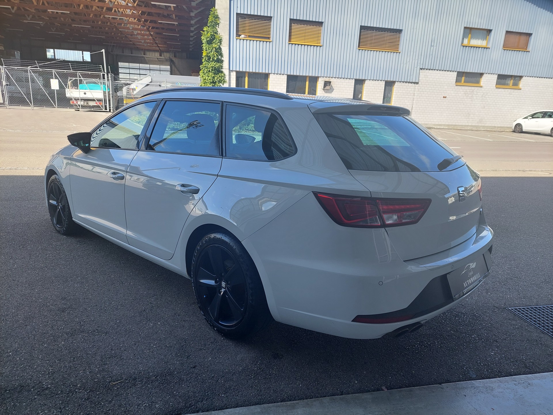 SEAT Leon ST 1.8 TSI FR DSG-image-3