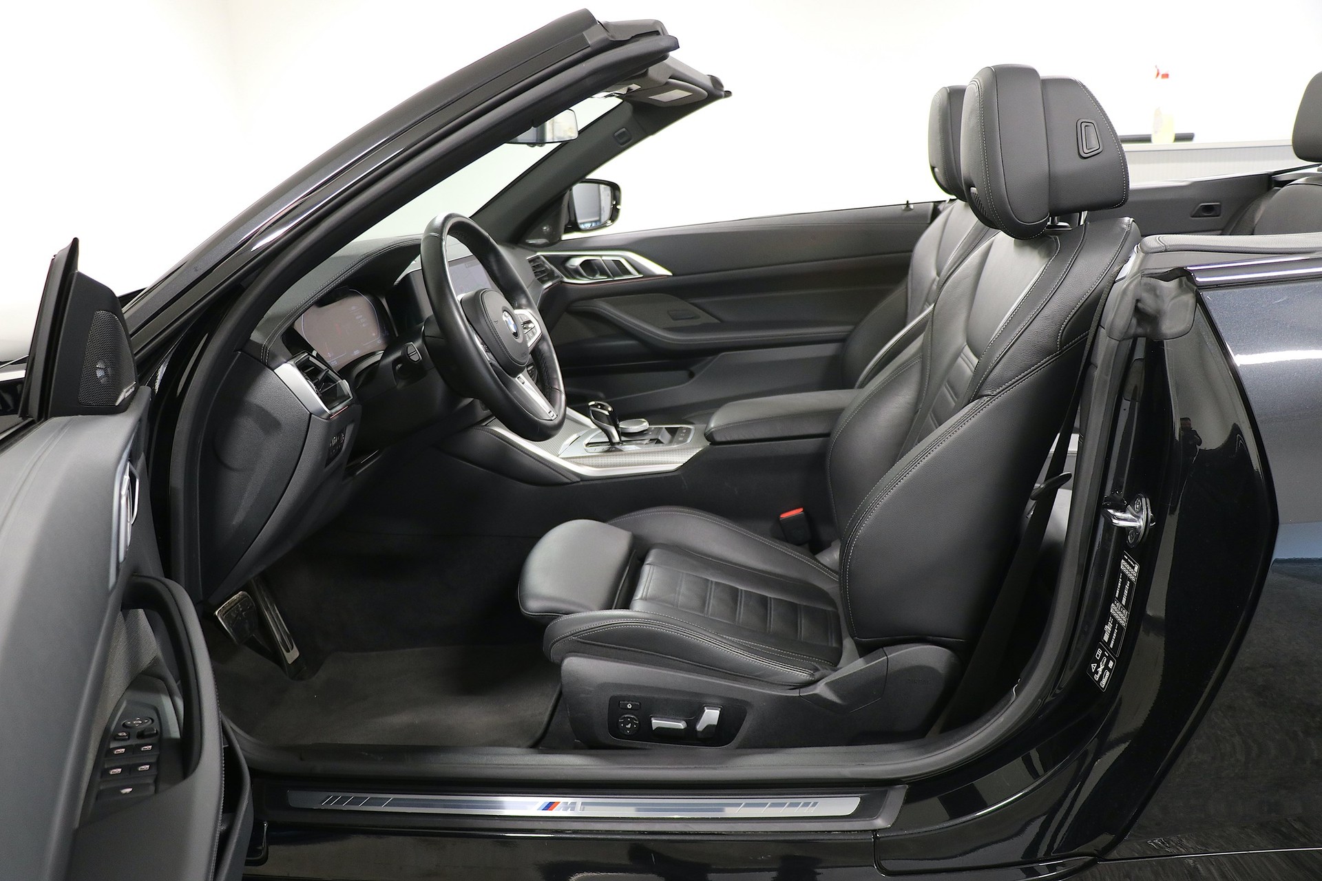 BMW 430i xDrive Cabriolet M Sport Steptronic-image-7