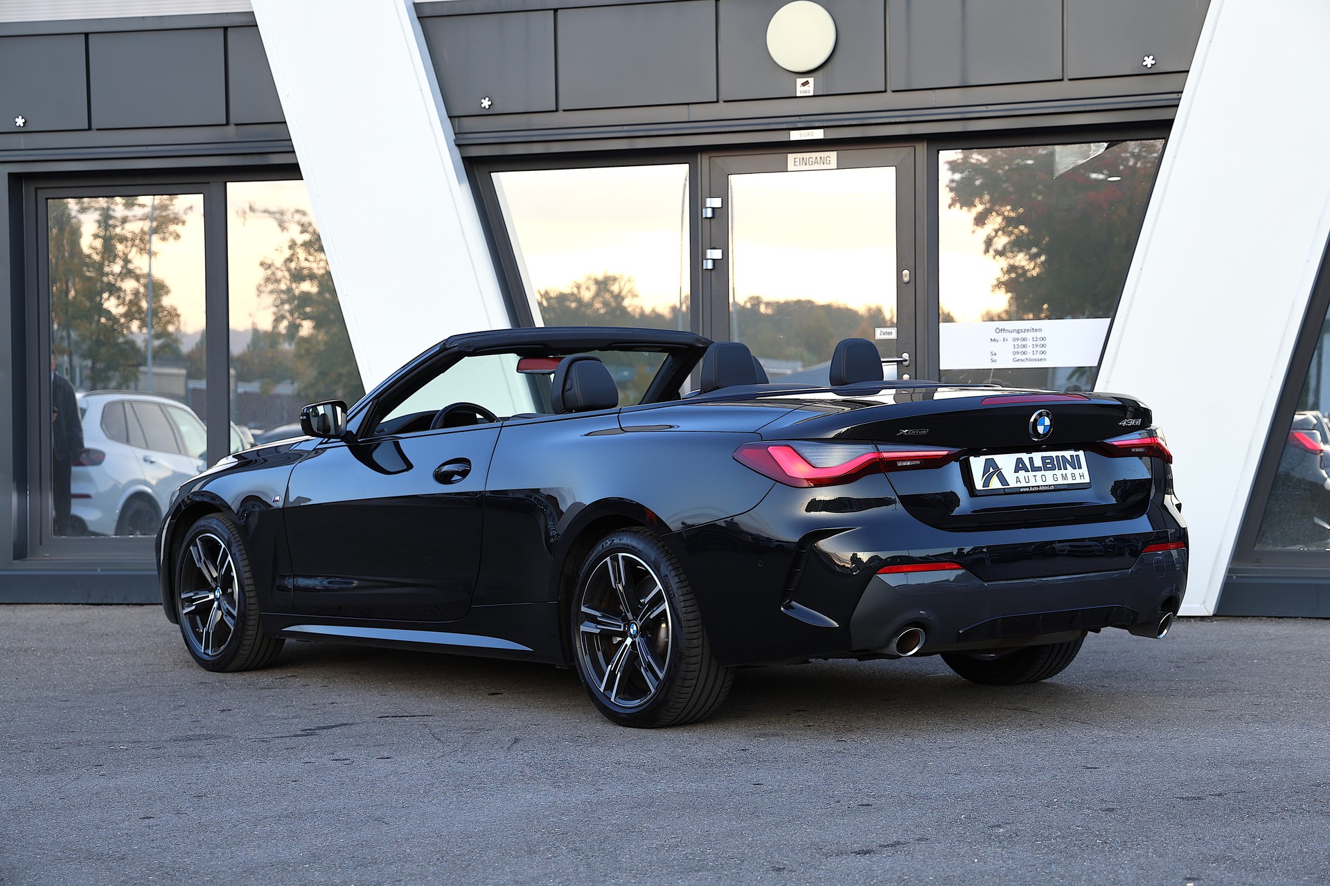 BMW 430i xDrive Cabriolet M Sport Steptronic-image-5