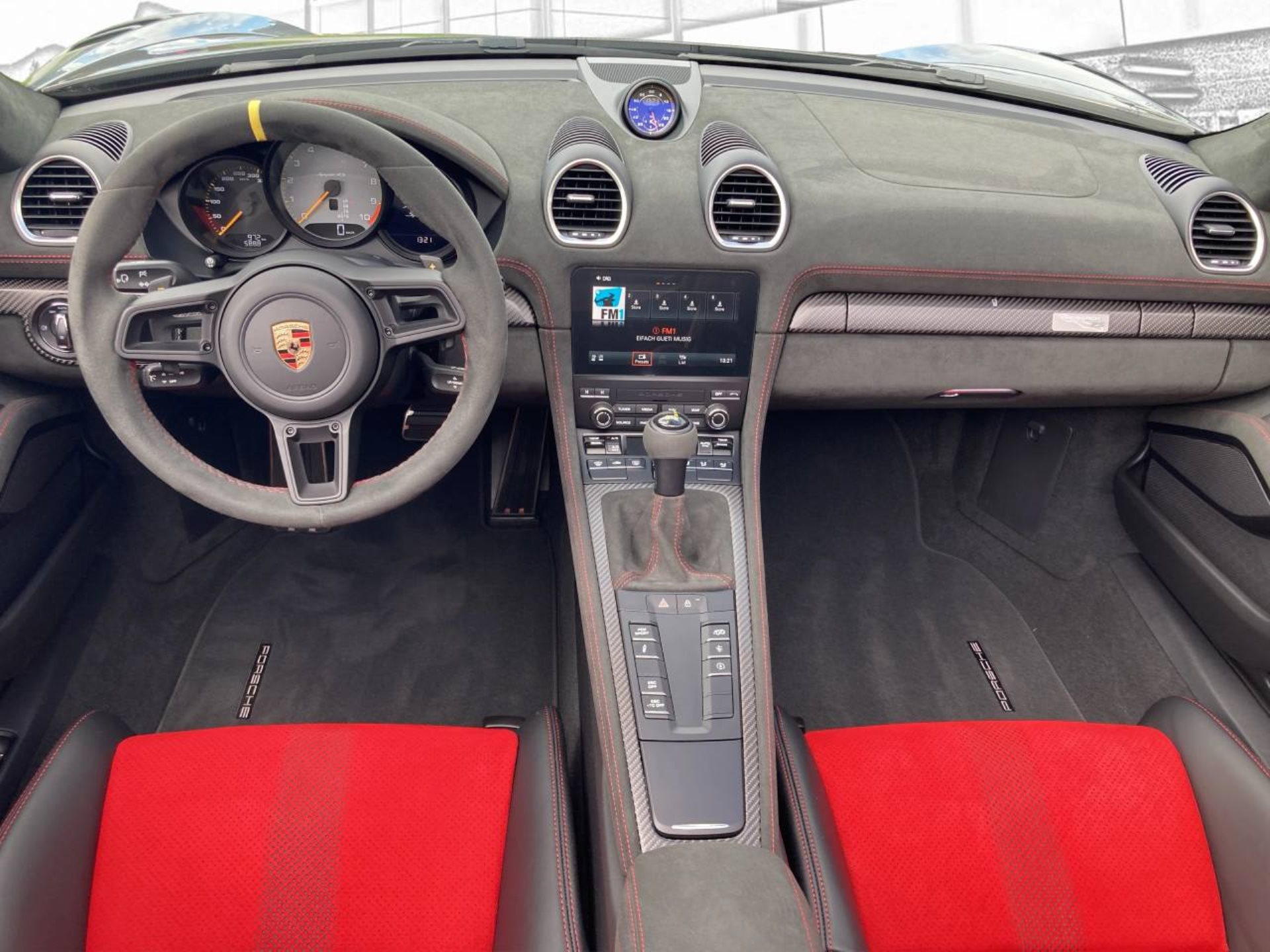 PORSCHE 718 Spyder RS-image-4
