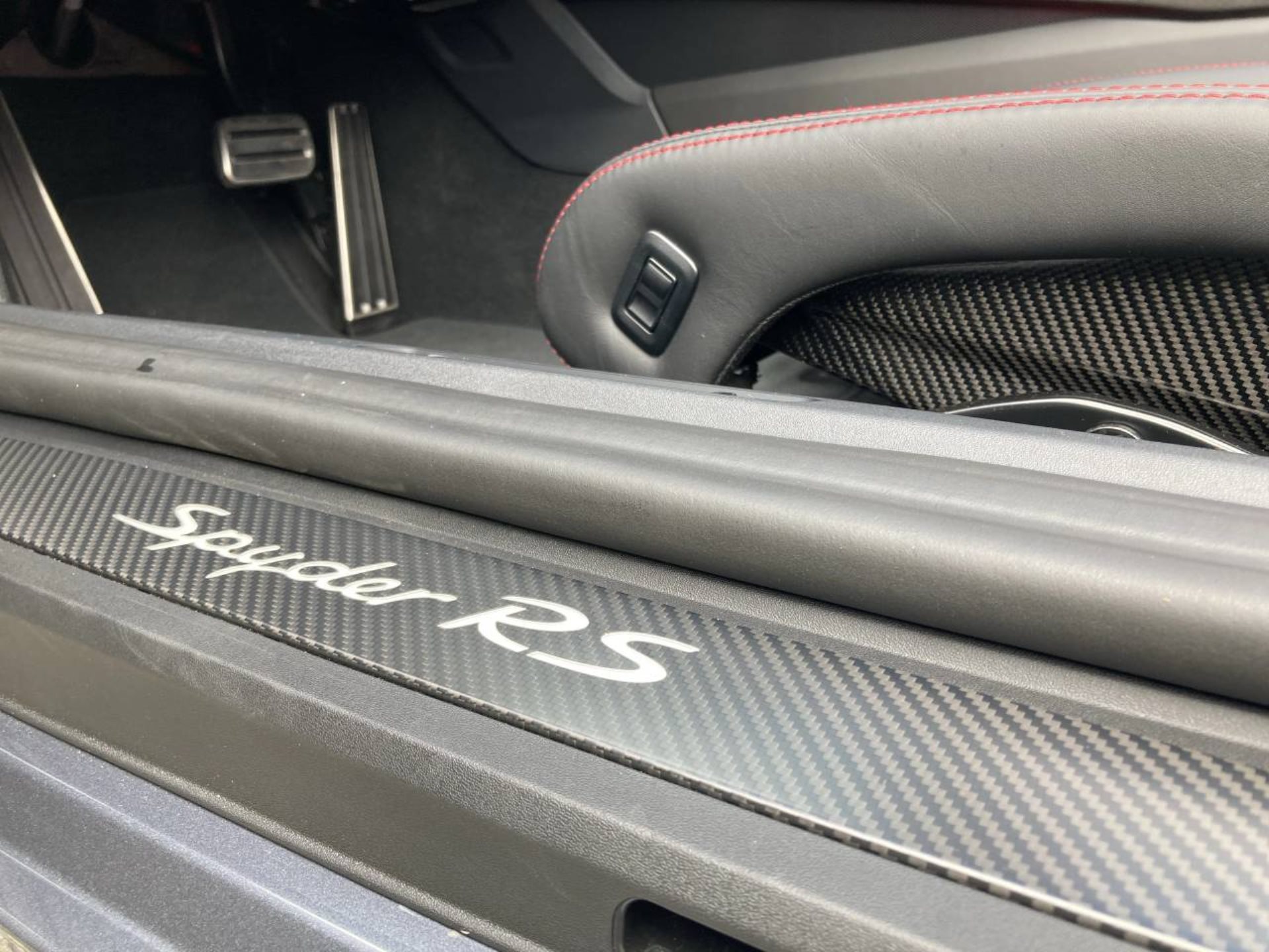 PORSCHE 718 Spyder RS-image-27