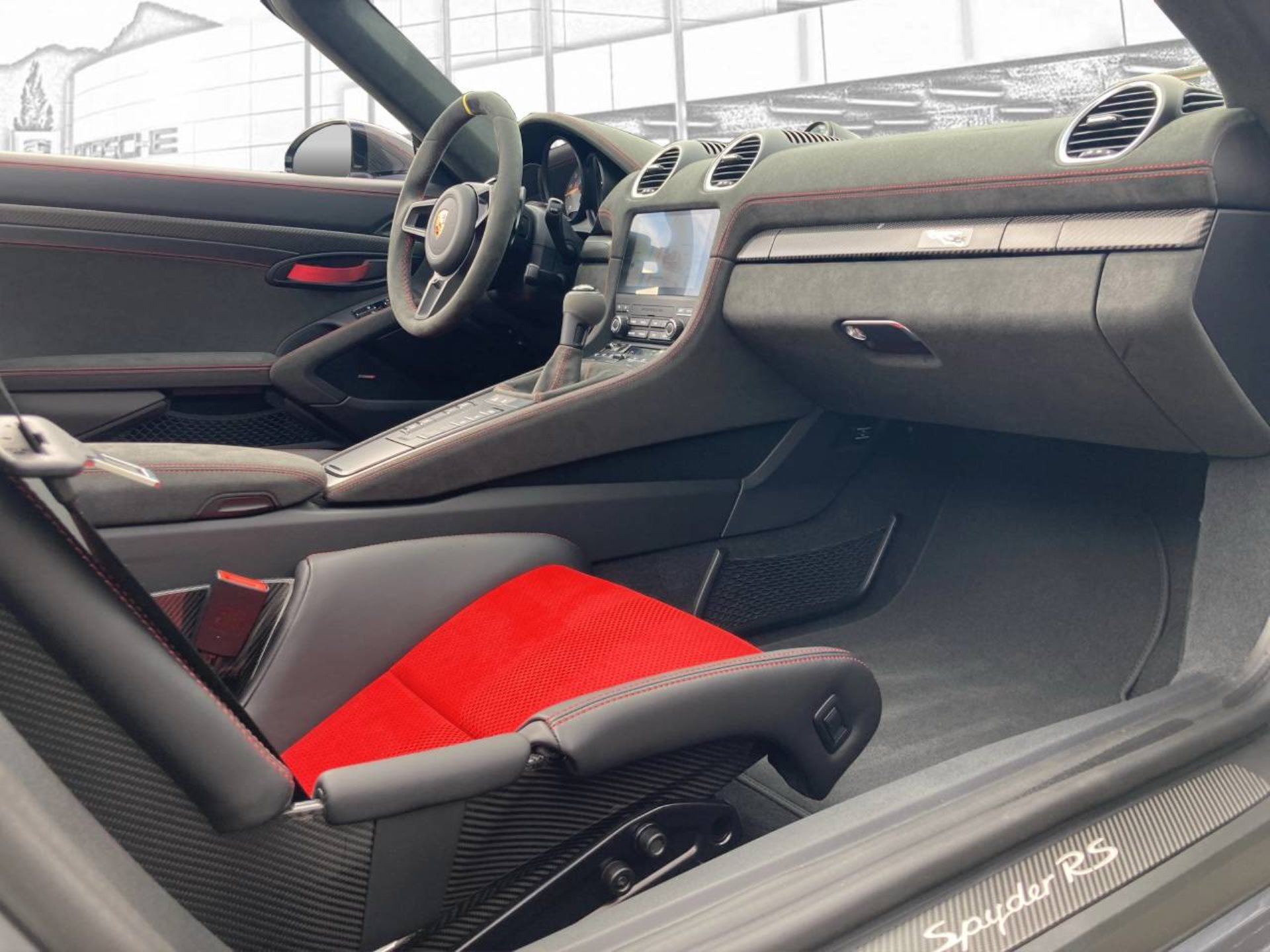 PORSCHE 718 Spyder RS-image-12